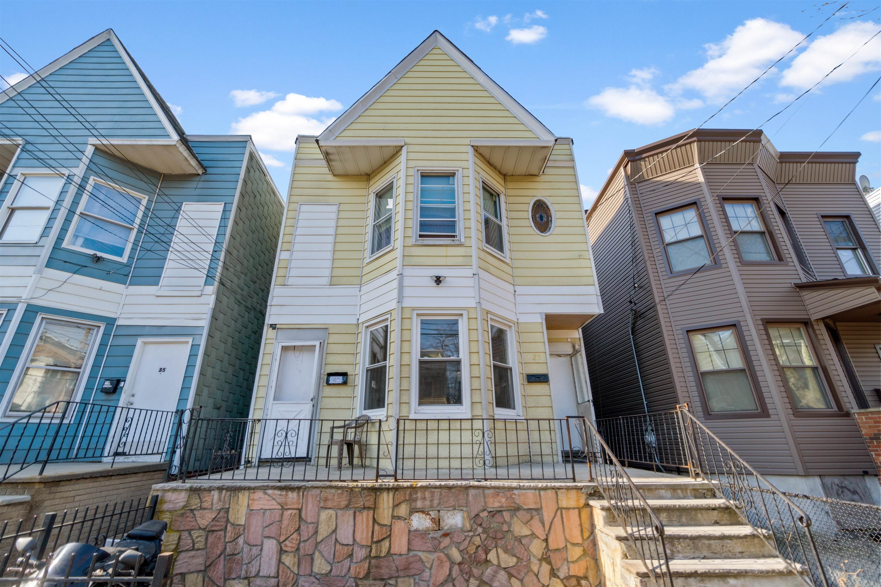 # 240002767 - For Rent in JERSEY CITY - Greenville NJ