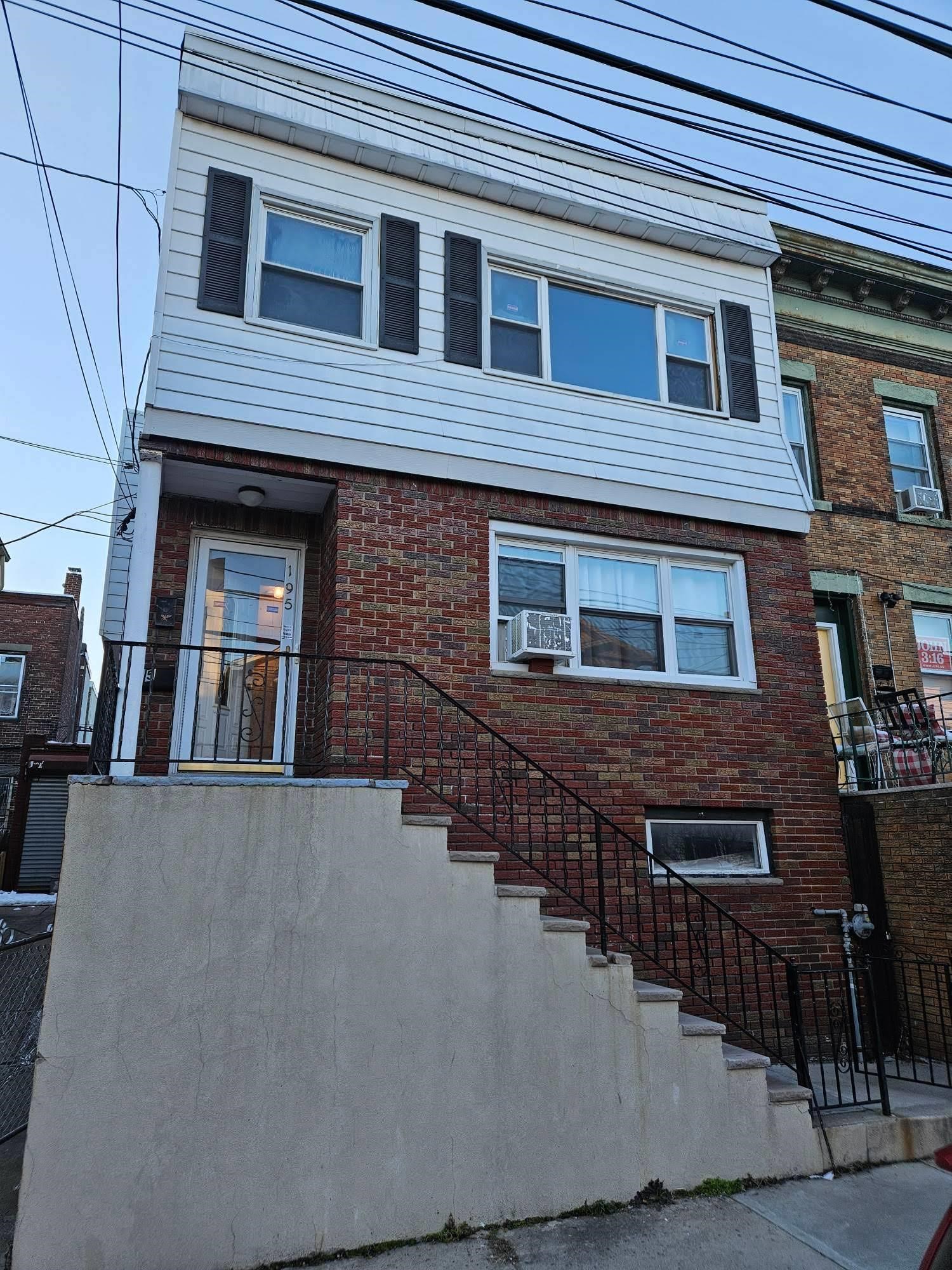 # 240003192 - For Rent in JERSEY CITY - Heights NJ