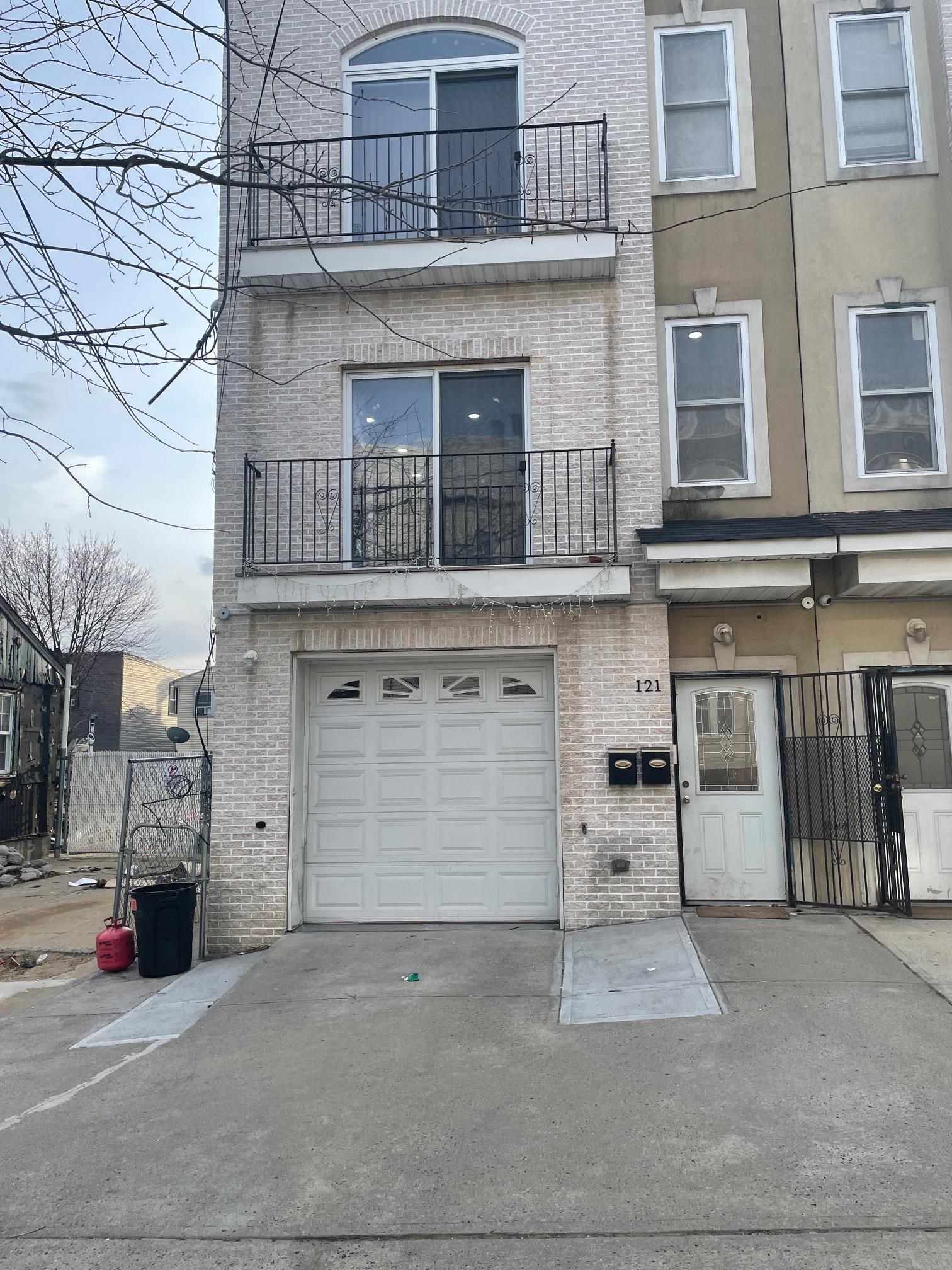 # 240005218 - For Rent in JERSEY CITY - Greenville NJ
