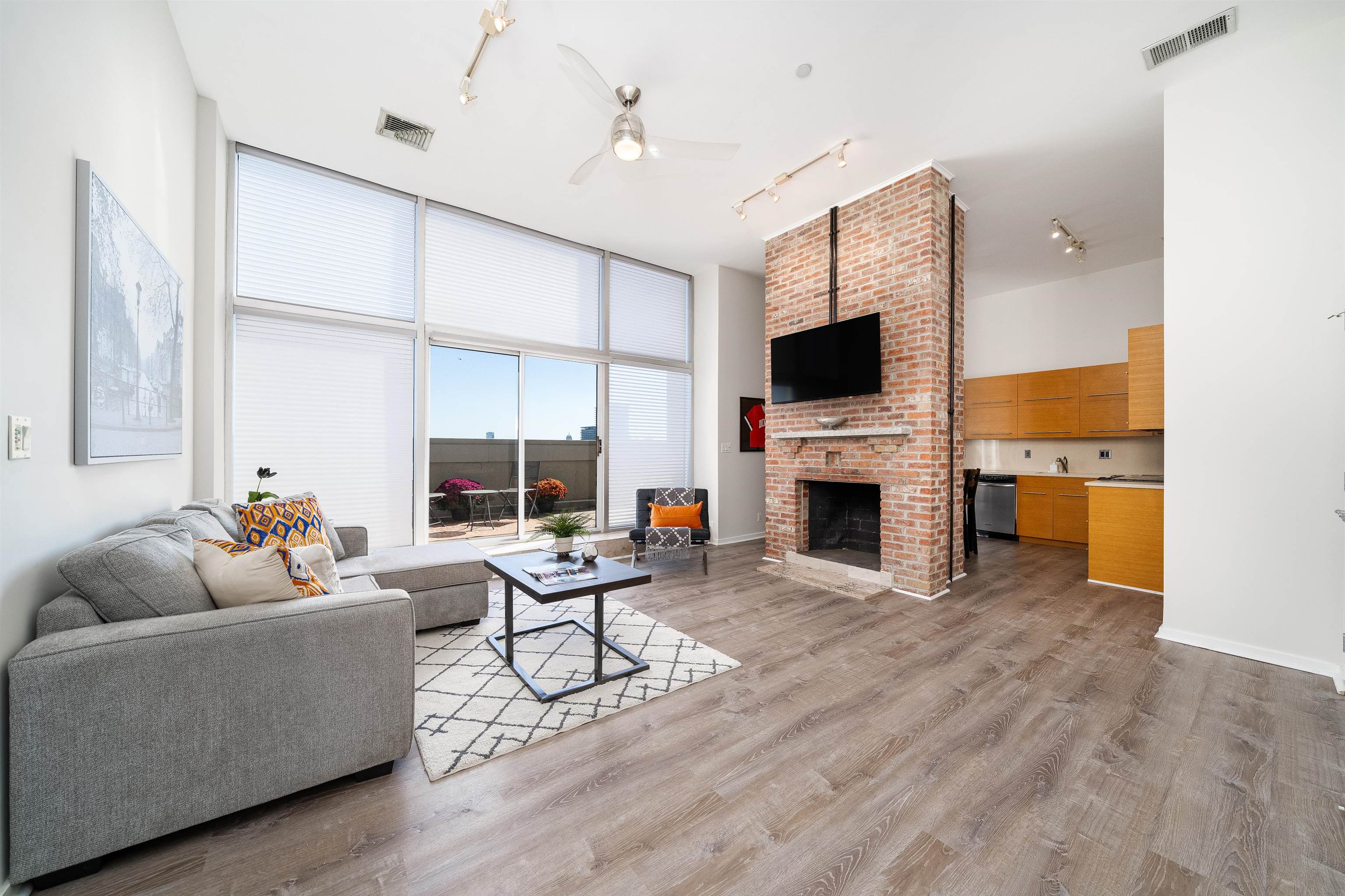 # 240005299 - For Rent in JERSEY CITY - Downtown NJ