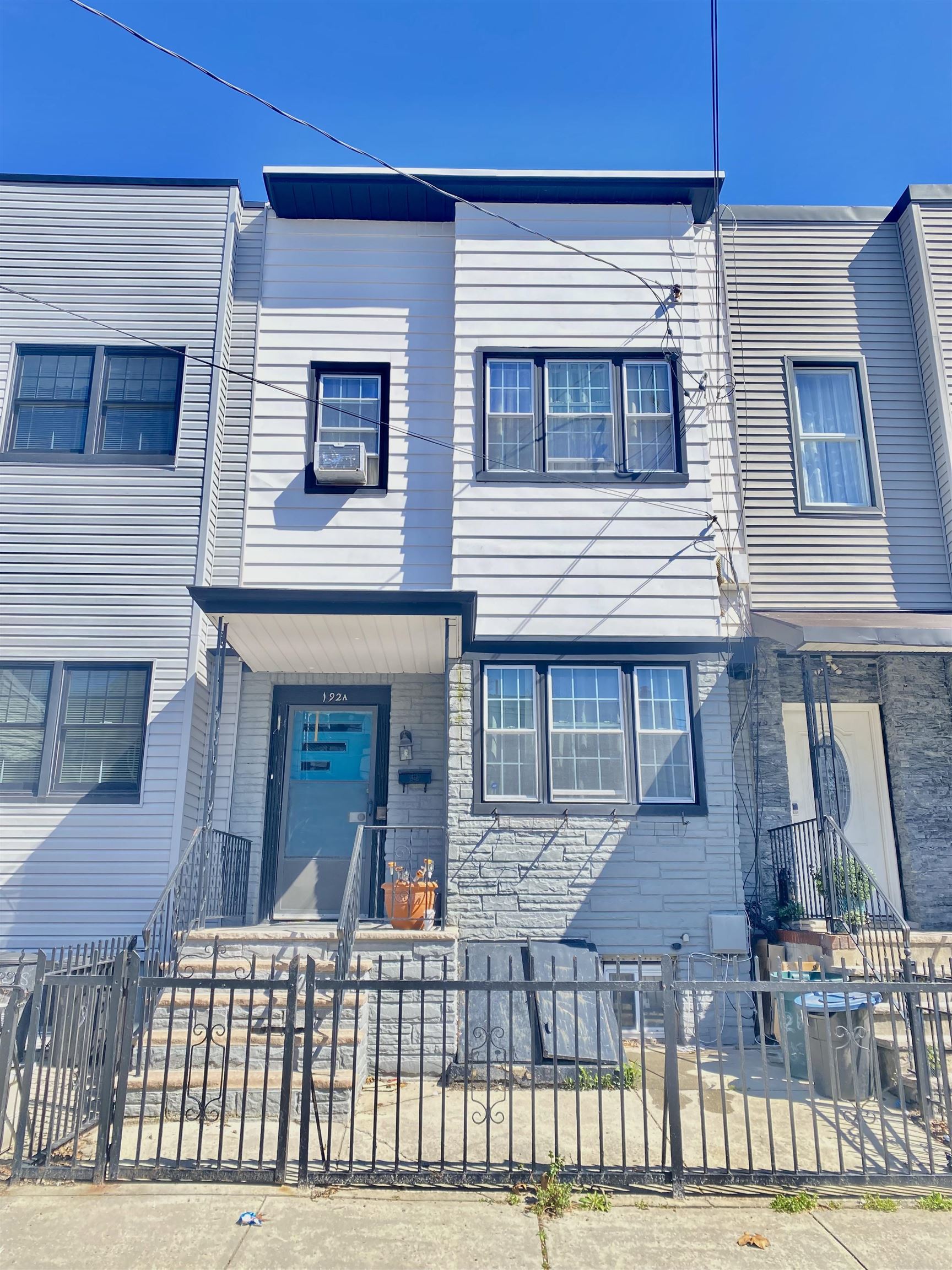 # 240005827 - For Rent in JERSEY CITY - Heights NJ