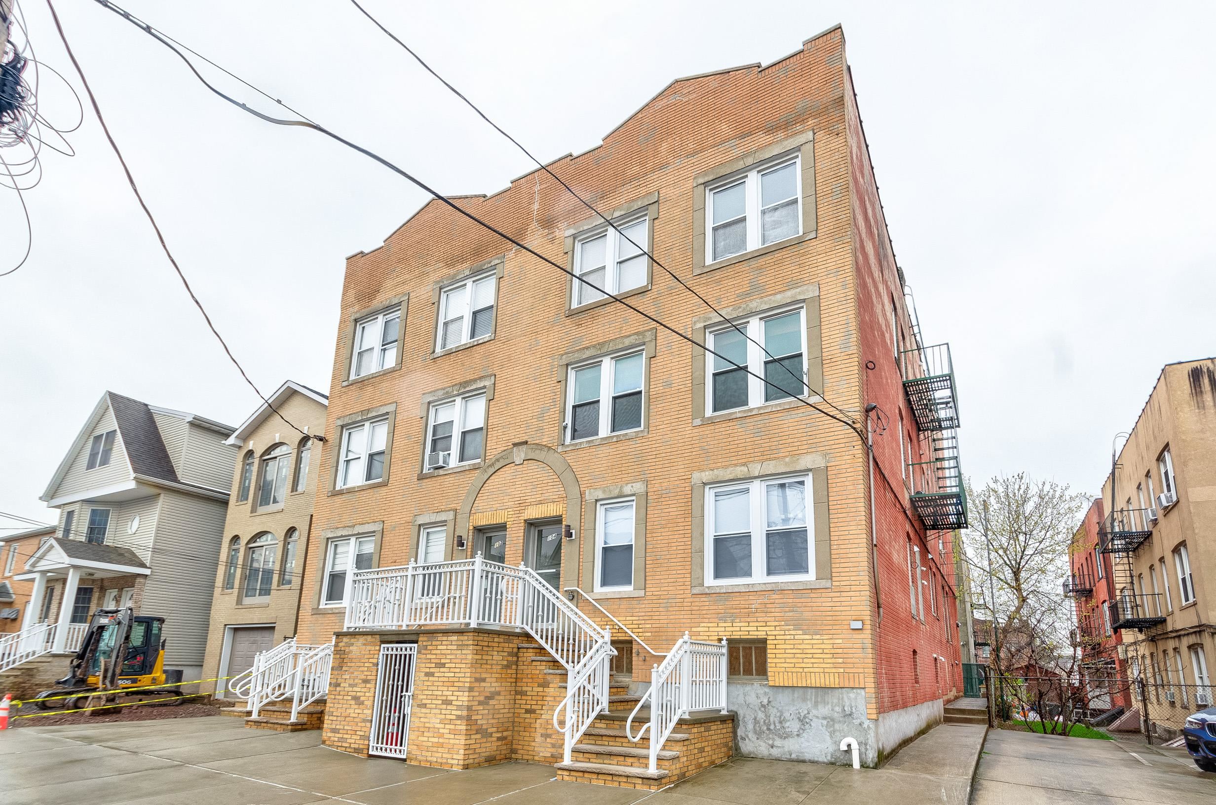 # 240006511 - For Rent in Bayonne NJ