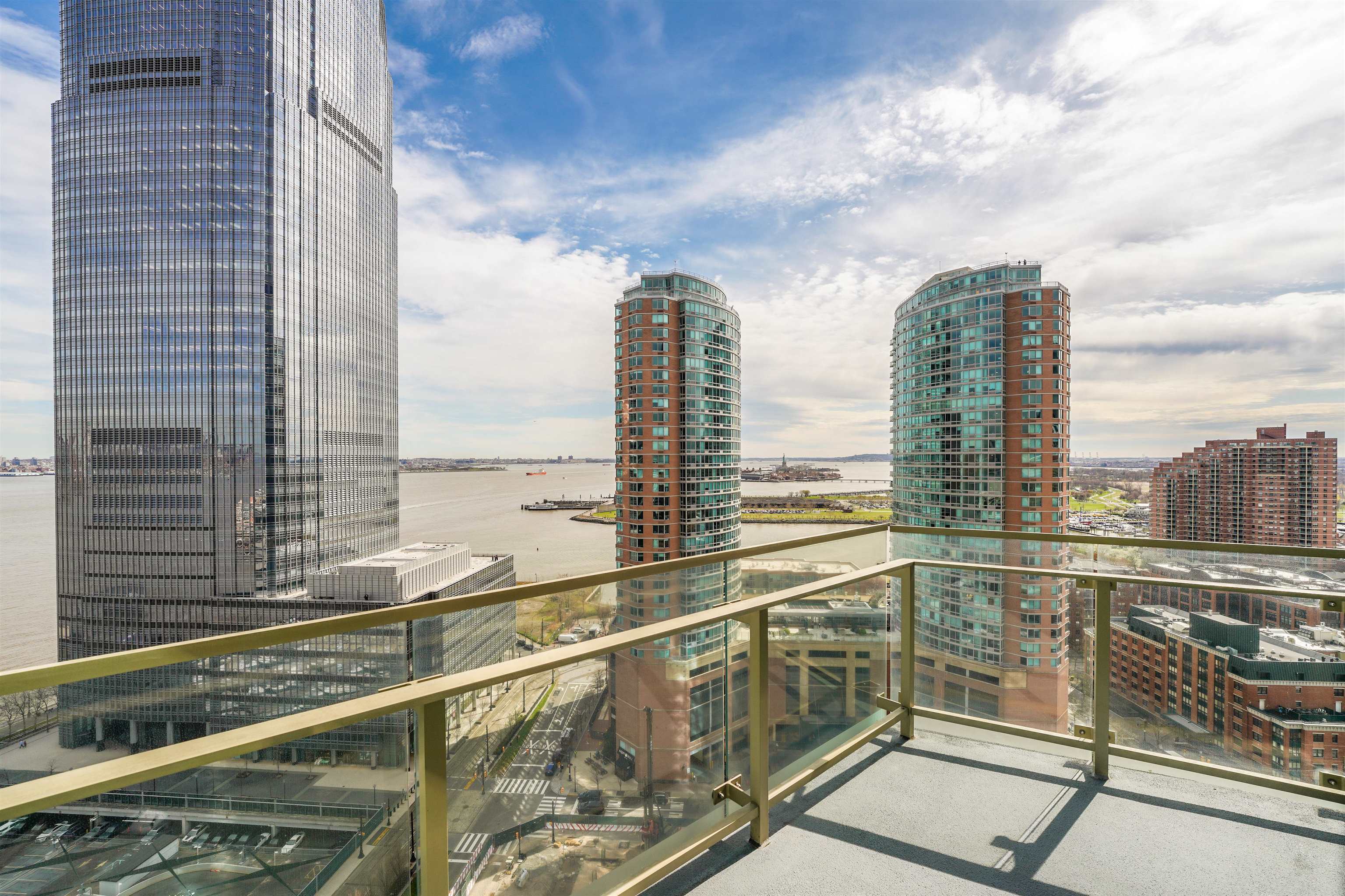 # 240006513 - For Rent in JERSEY CITY - Downtown NJ