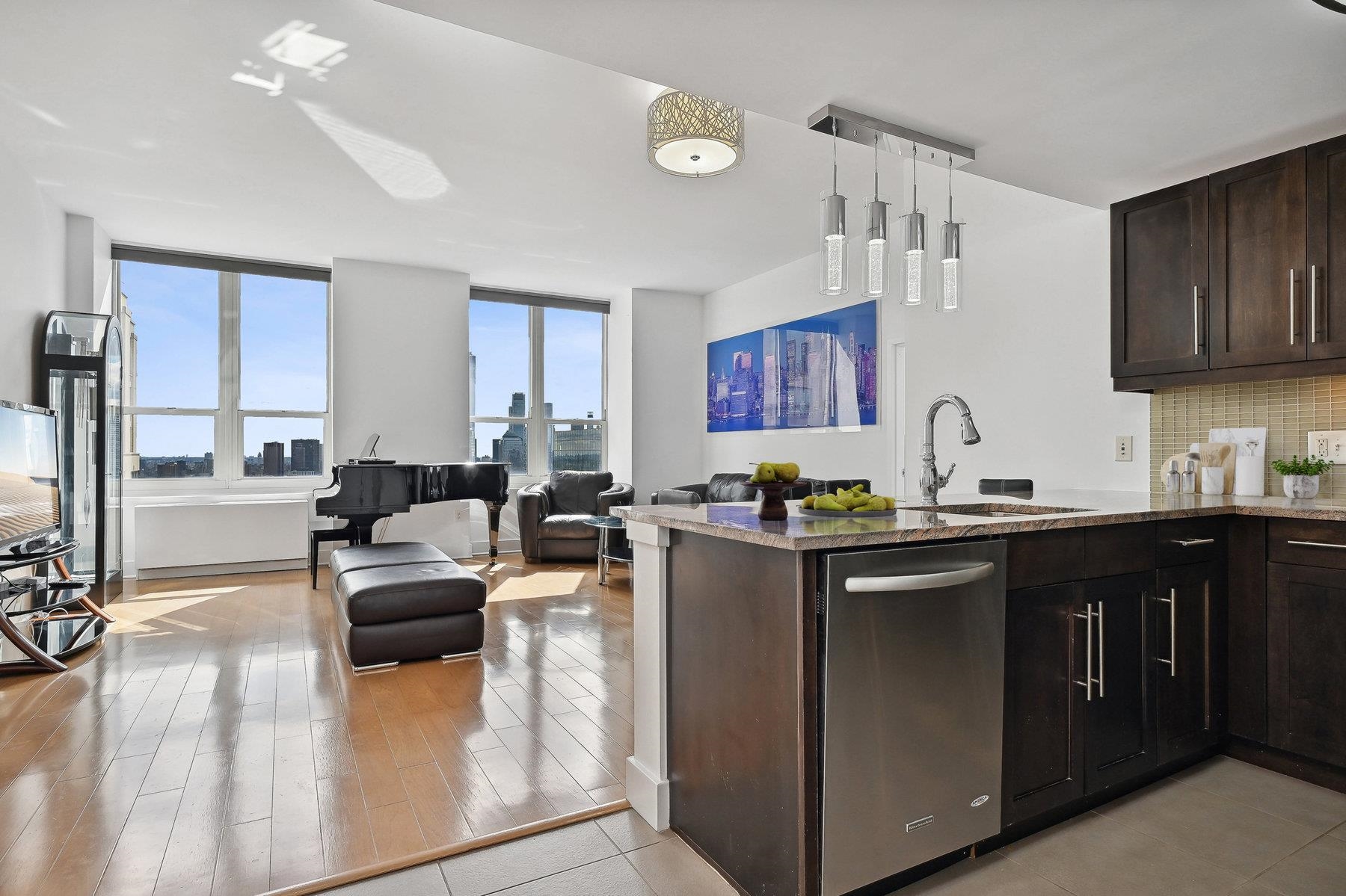 # 240006582 - For Rent in JERSEY CITY - Downtown NJ