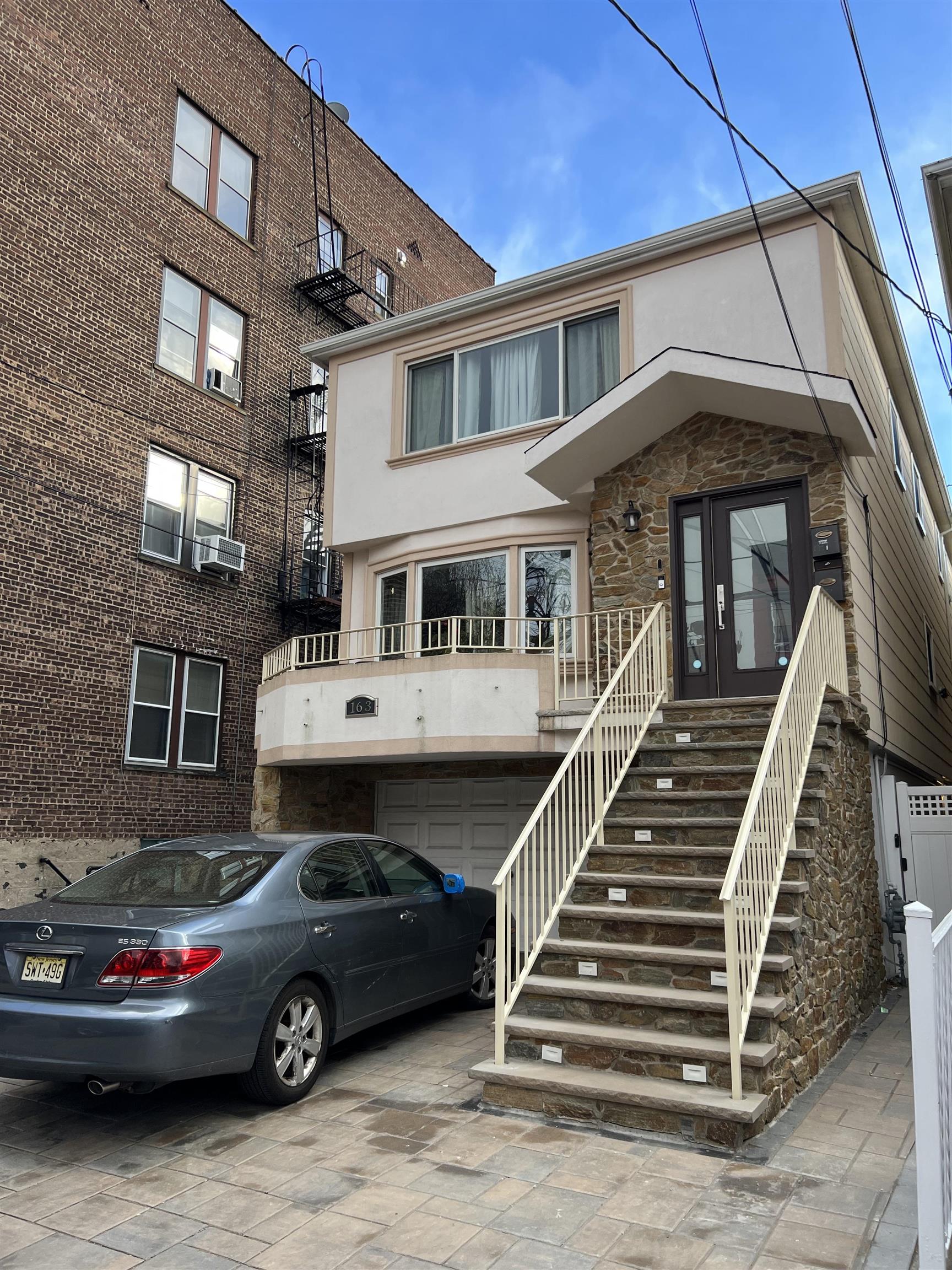 # 240007337 - For Rent in JERSEY CITY - Heights NJ