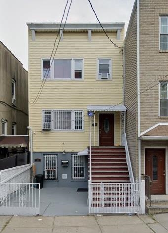 # 240008909 - For Rent in JERSEY CITY - Heights NJ
