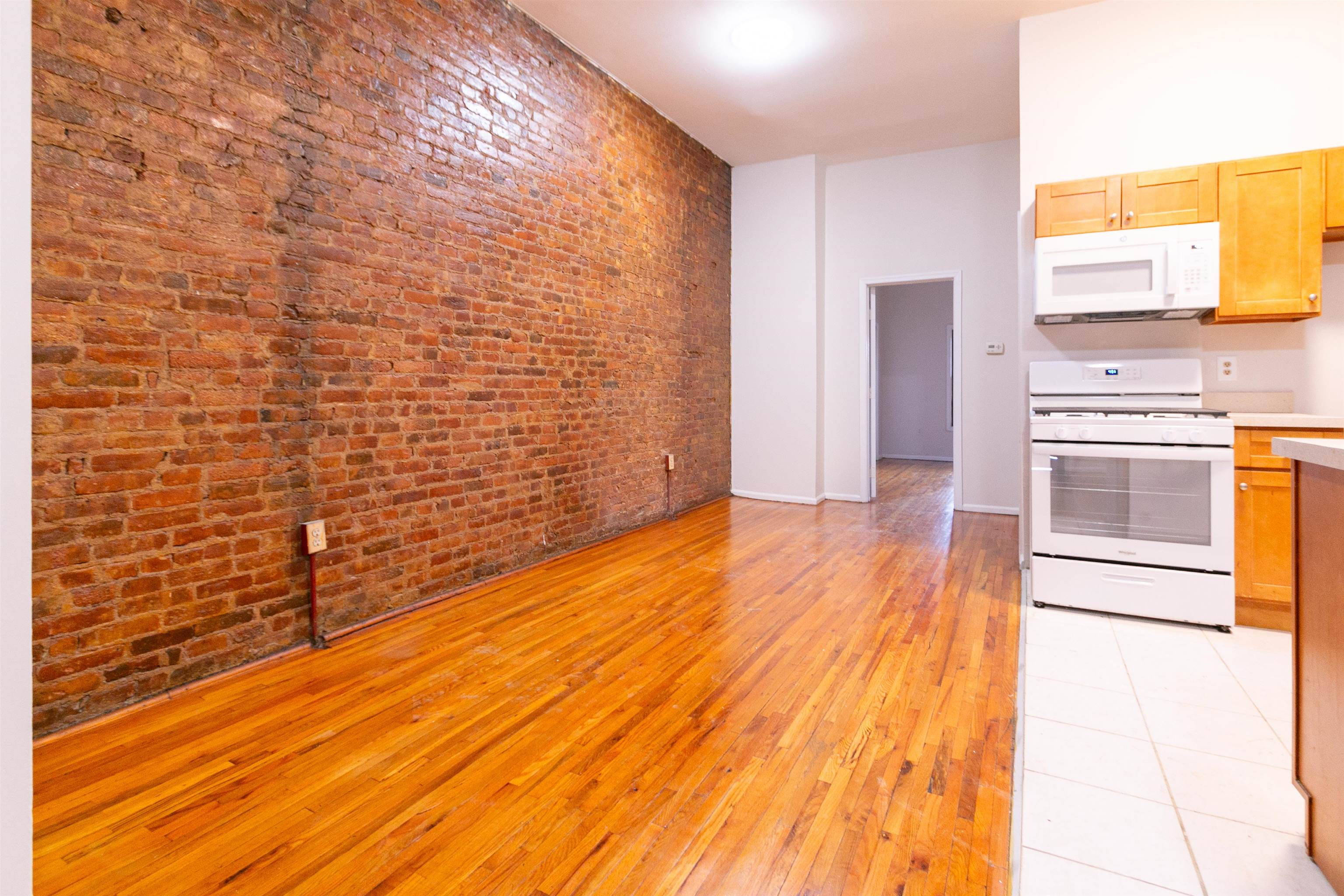 # 240008986 - For Rent in JERSEY CITY - Greenville NJ