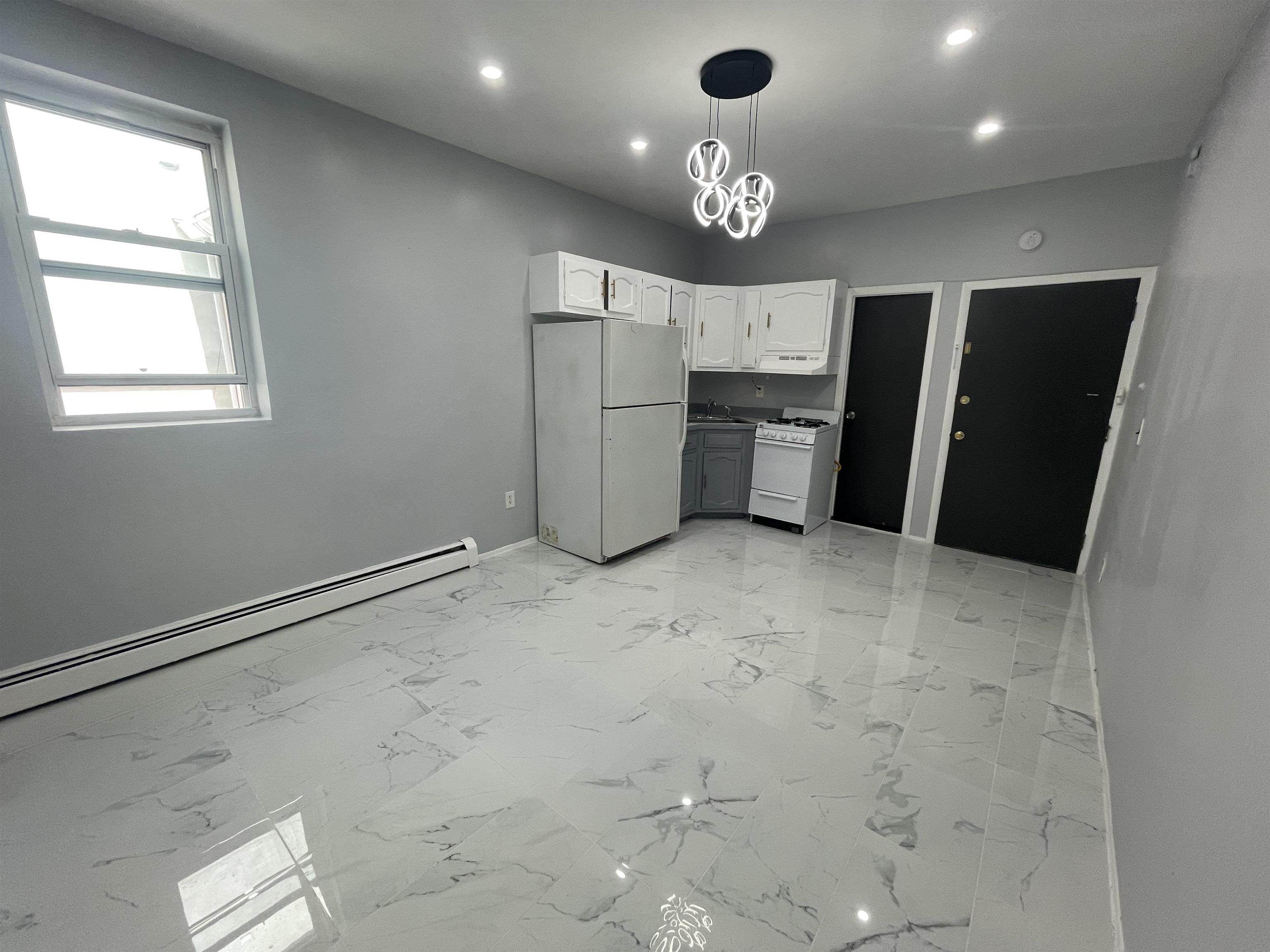 # 240009133 - For Rent in JERSEY CITY - Heights NJ