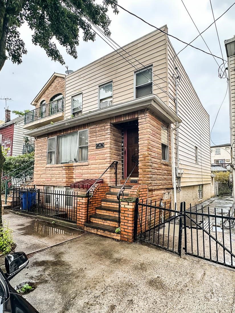 # 240011169 - For Rent in JERSEY CITY - Heights NJ