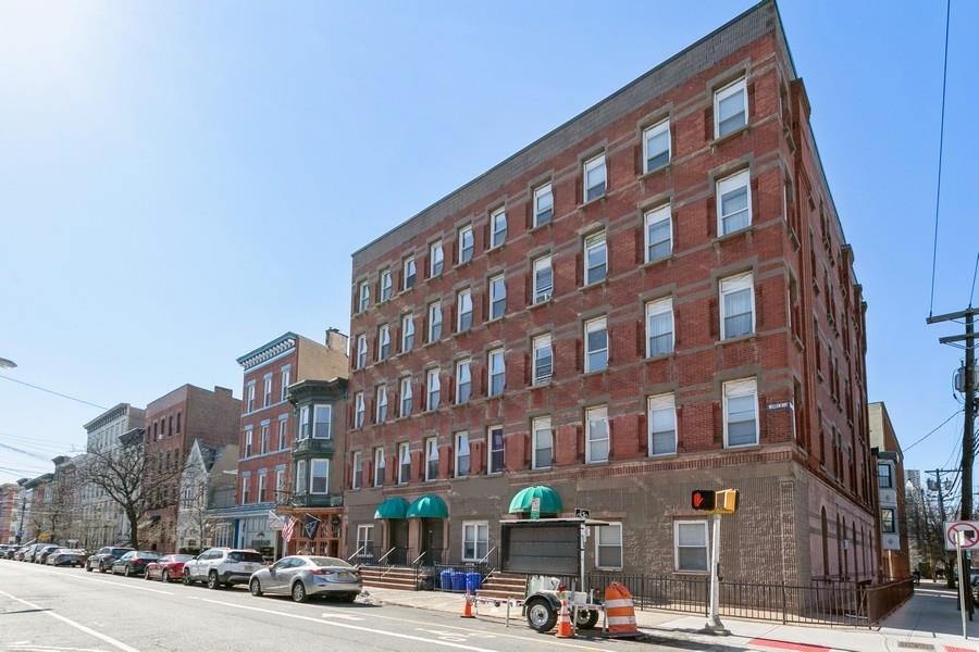 # 240013021 - For Rent in Hoboken NJ