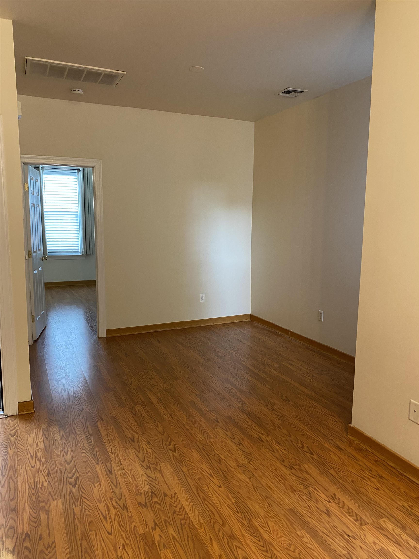 # 240013265 - For Rent in JERSEY CITY - Greenville NJ