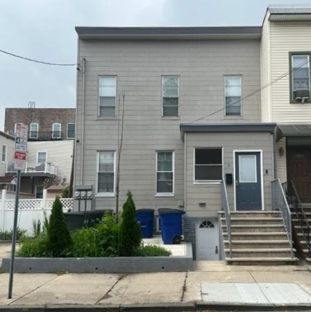 # 240013853 - For Rent in JERSEY CITY - Heights NJ