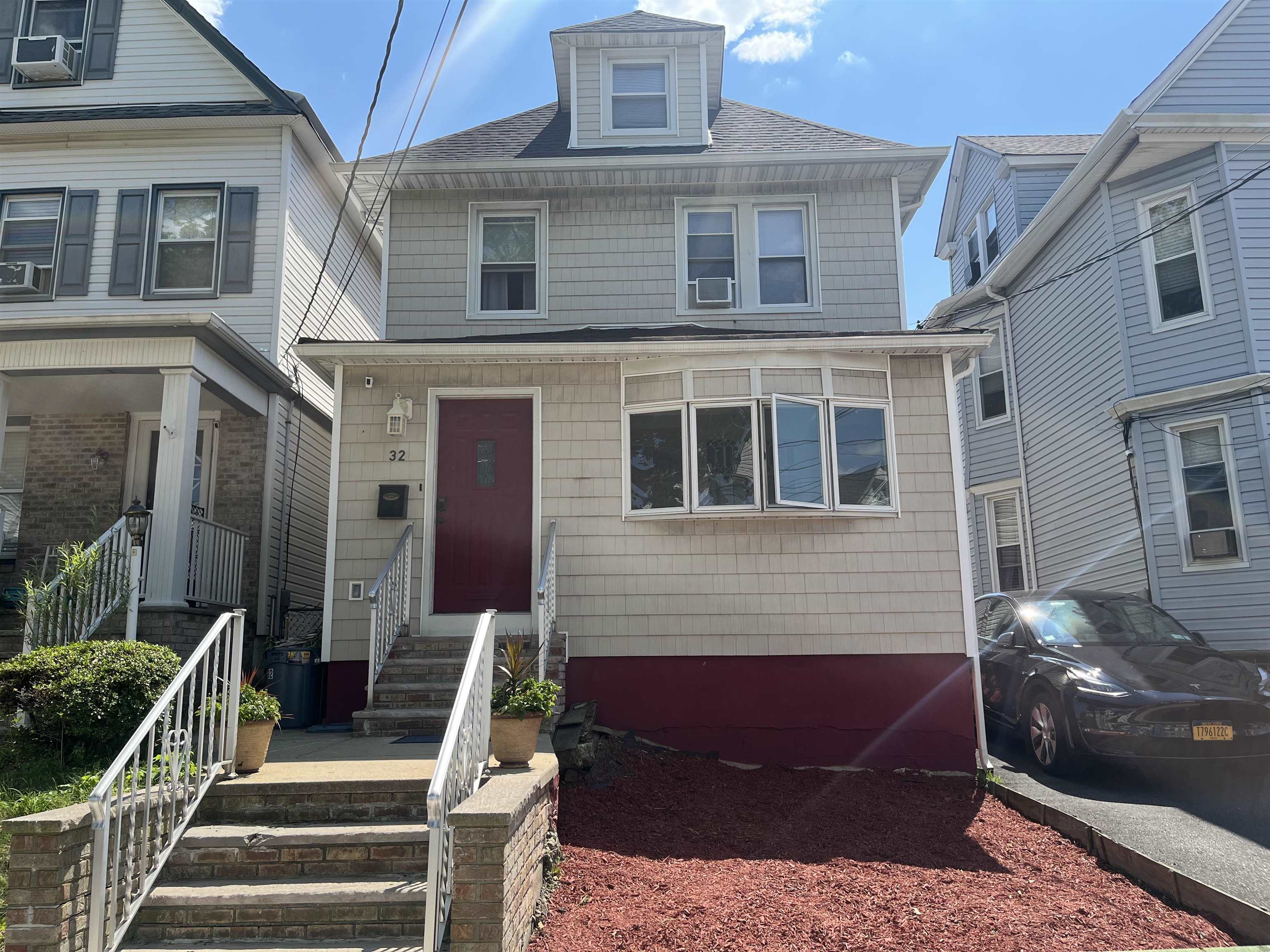 # 240014138 - For Rent in Bayonne NJ