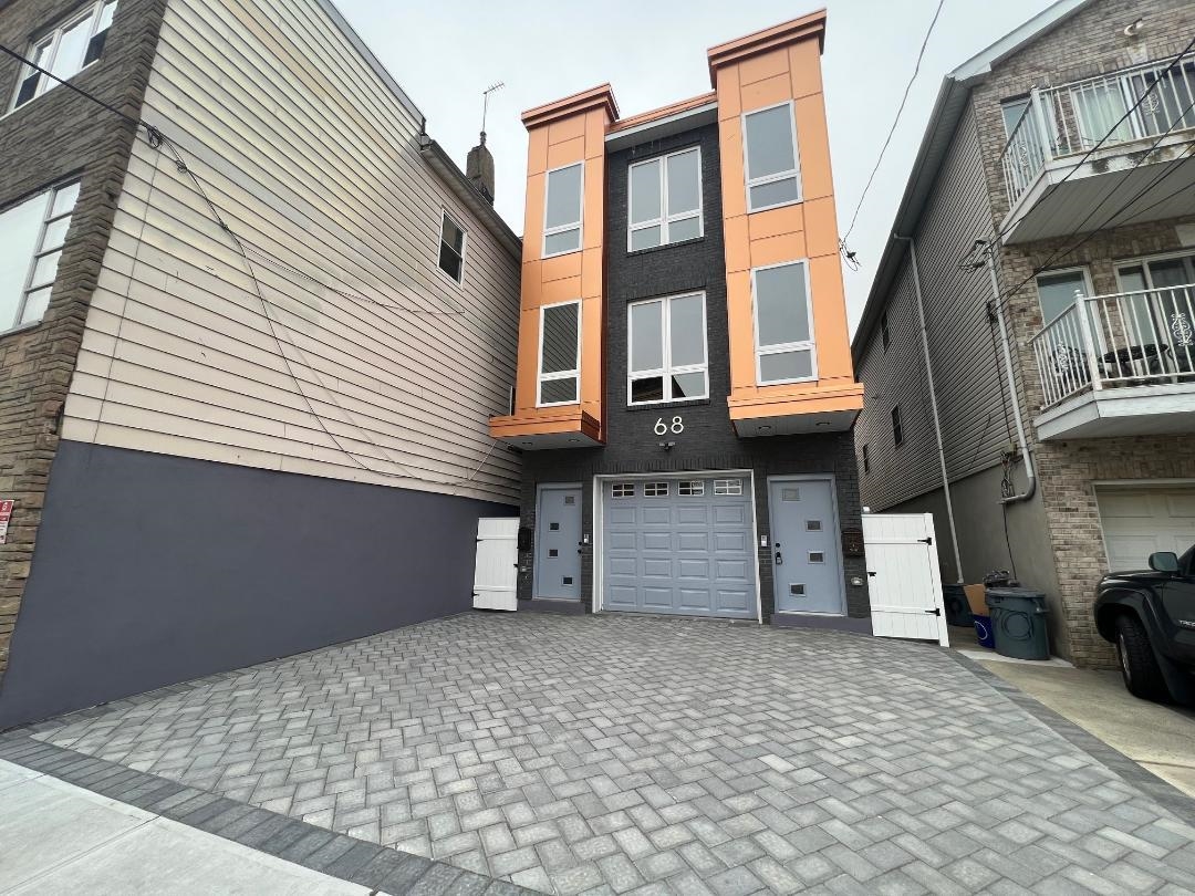 # 240014284 - For Rent in Bayonne NJ