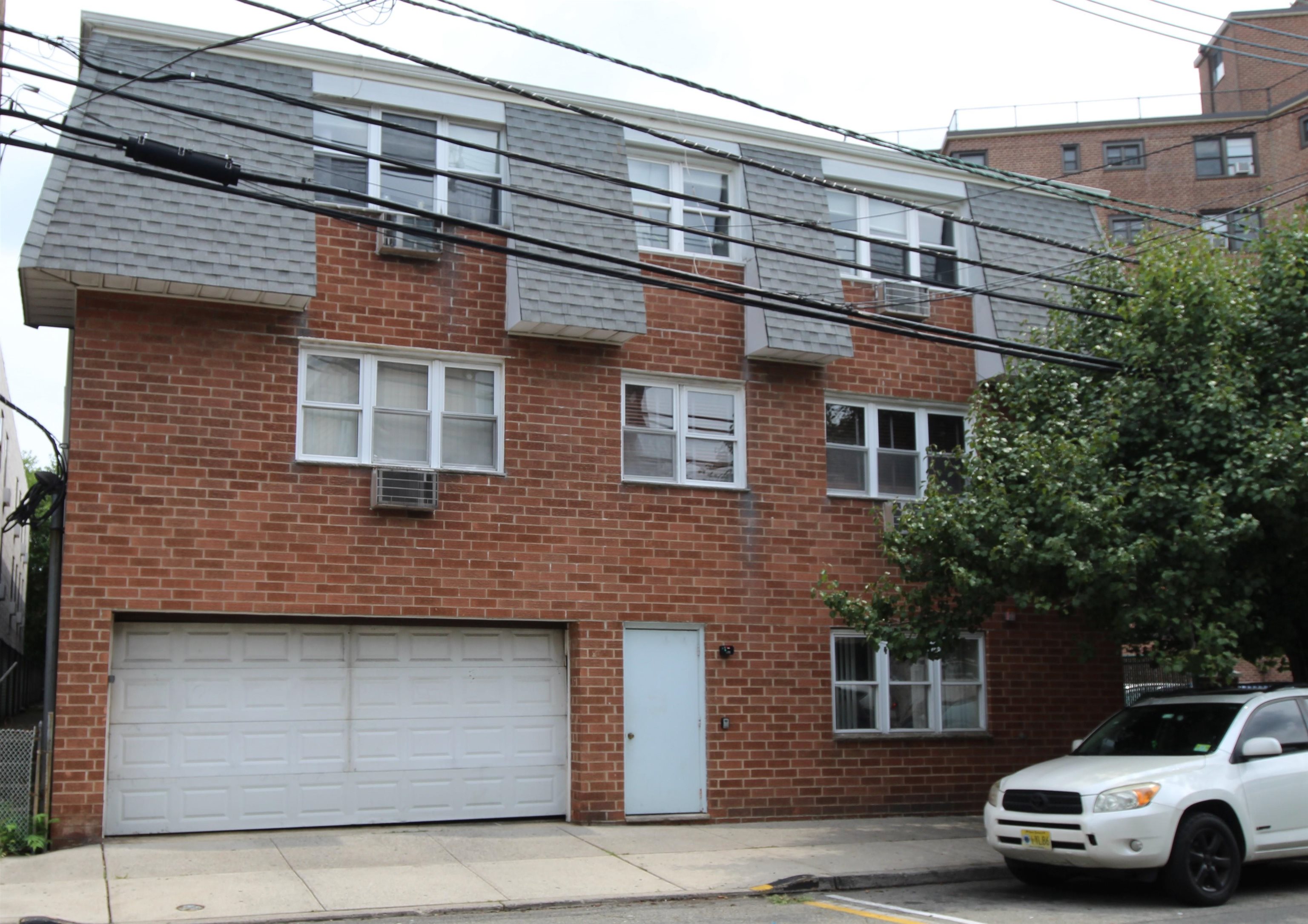 # 240014364 - For Rent in Guttenberg NJ