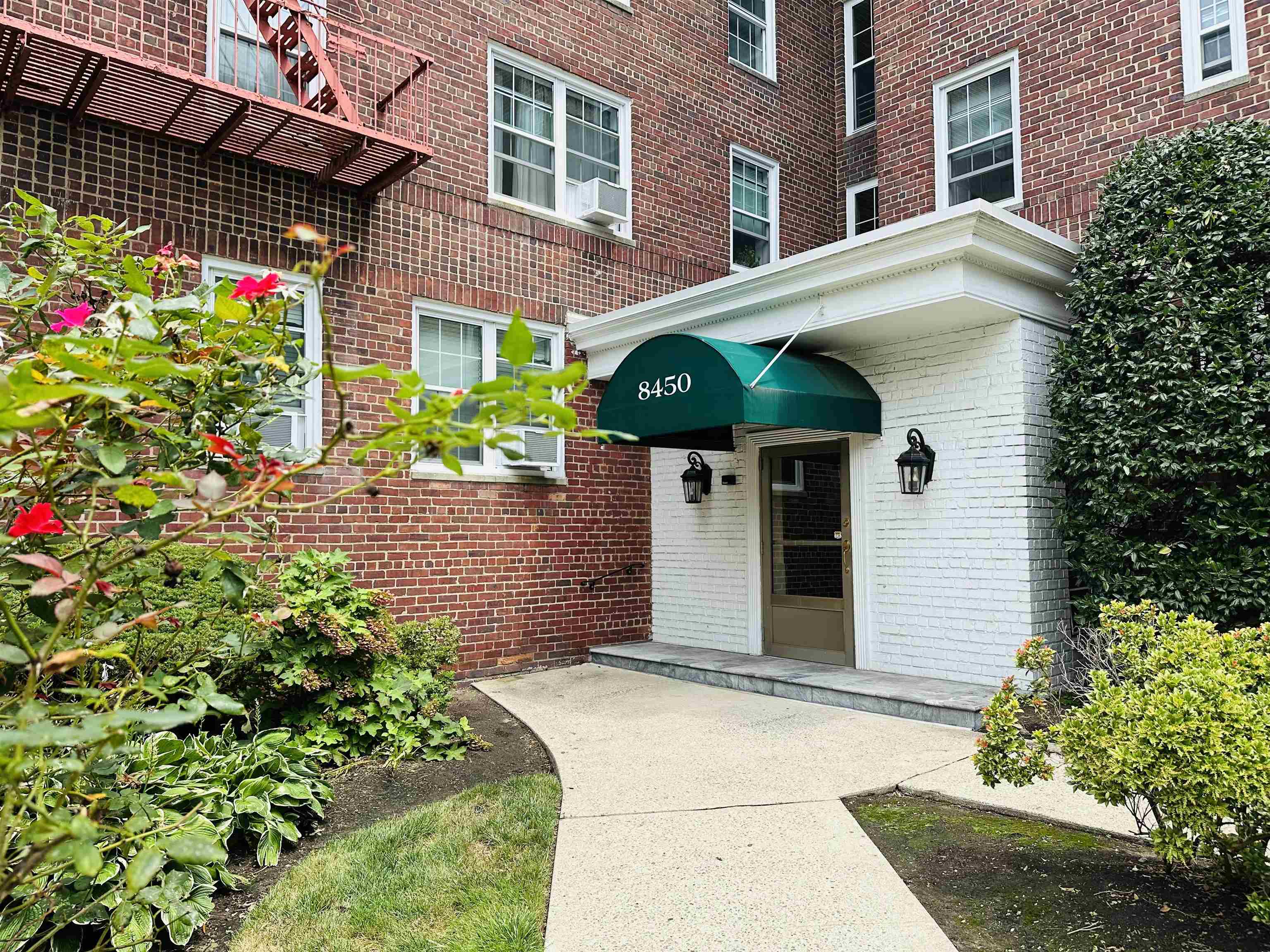 # 240014519 - For Rent in North Bergen NJ