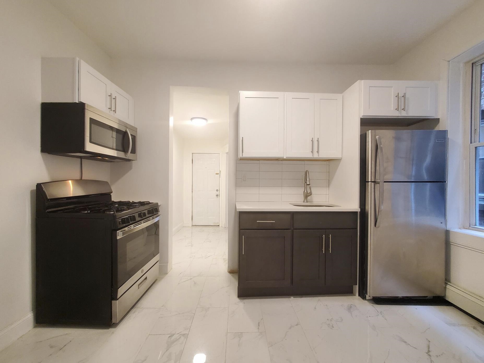 # 240014819 - For Rent in JERSEY CITY - Bergen-Lafayett NJ