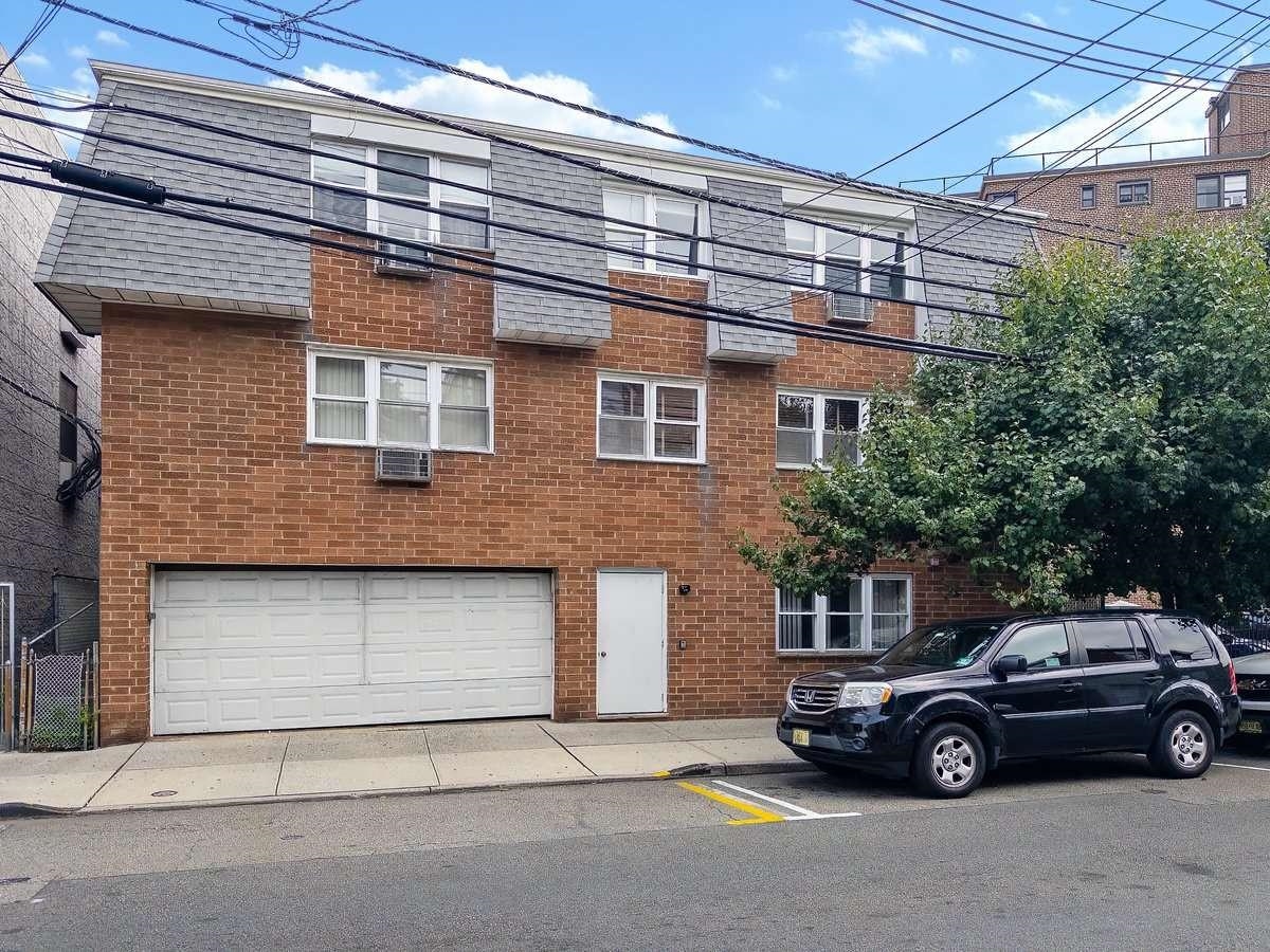 # 240015310 - For Rent in Guttenberg NJ