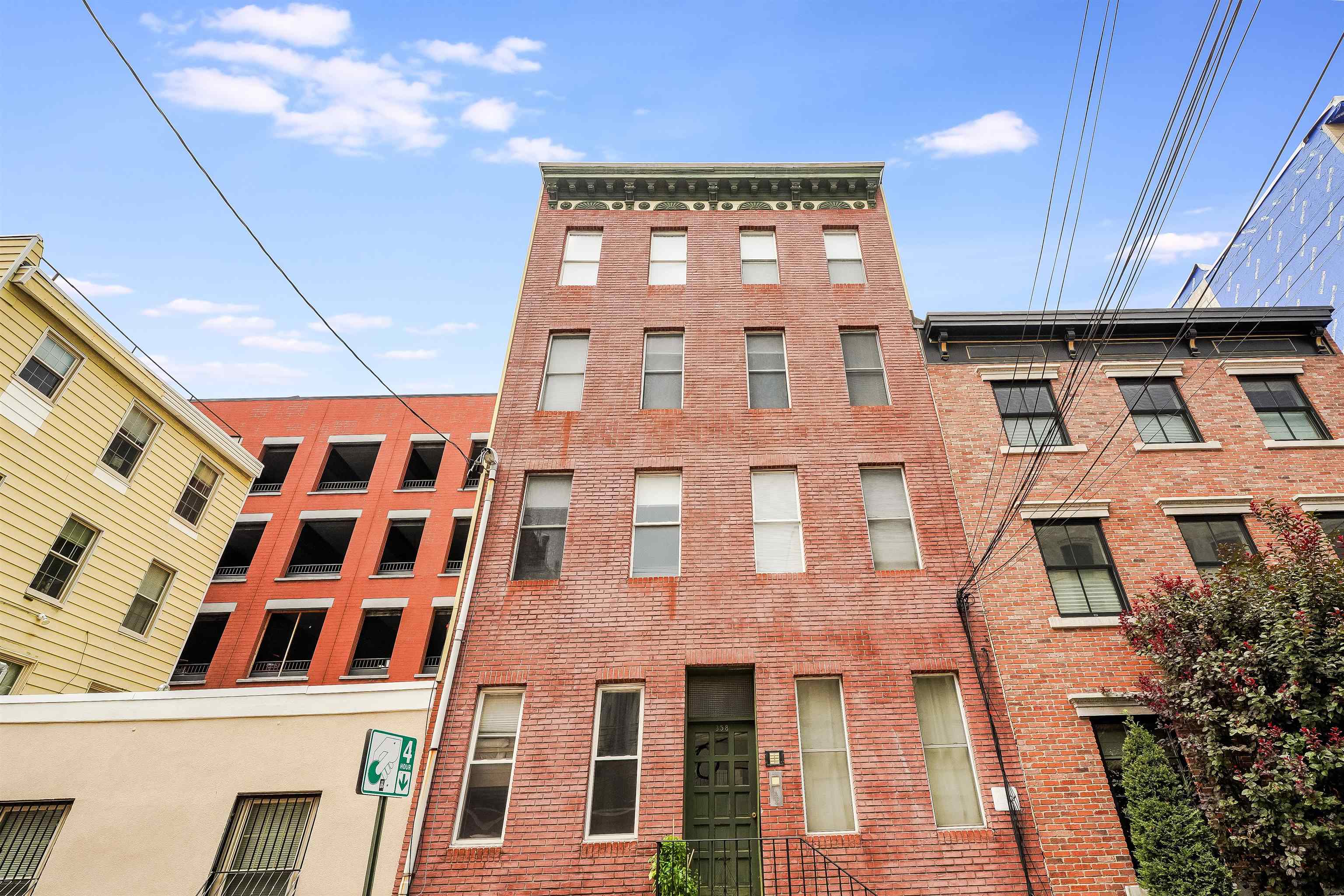 # 240015418 - For Rent in Hoboken NJ