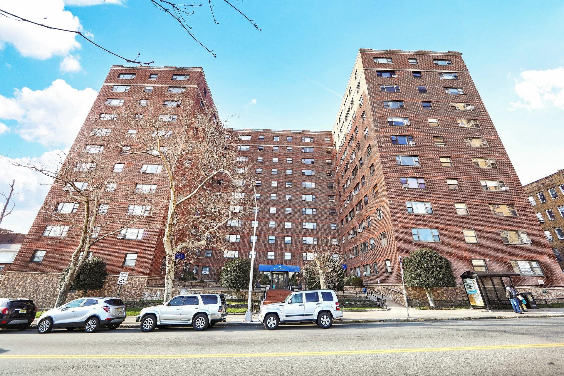 # 240015445 - For Rent in West New York NJ