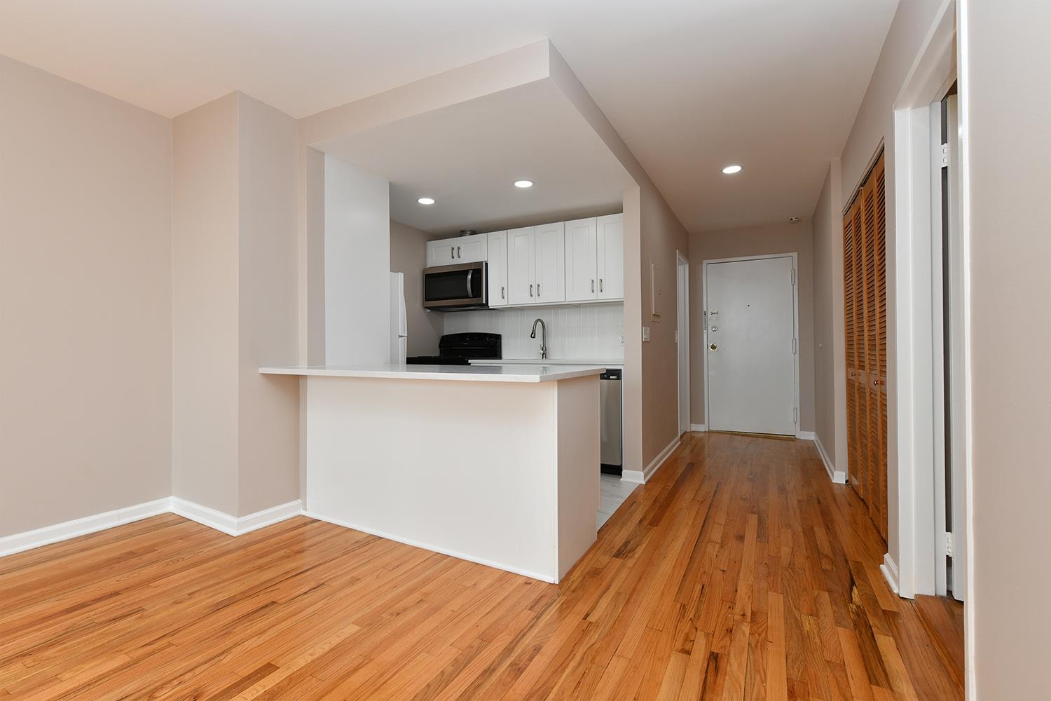 # 240016031 - For Rent in JERSEY CITY - Journal Square NJ