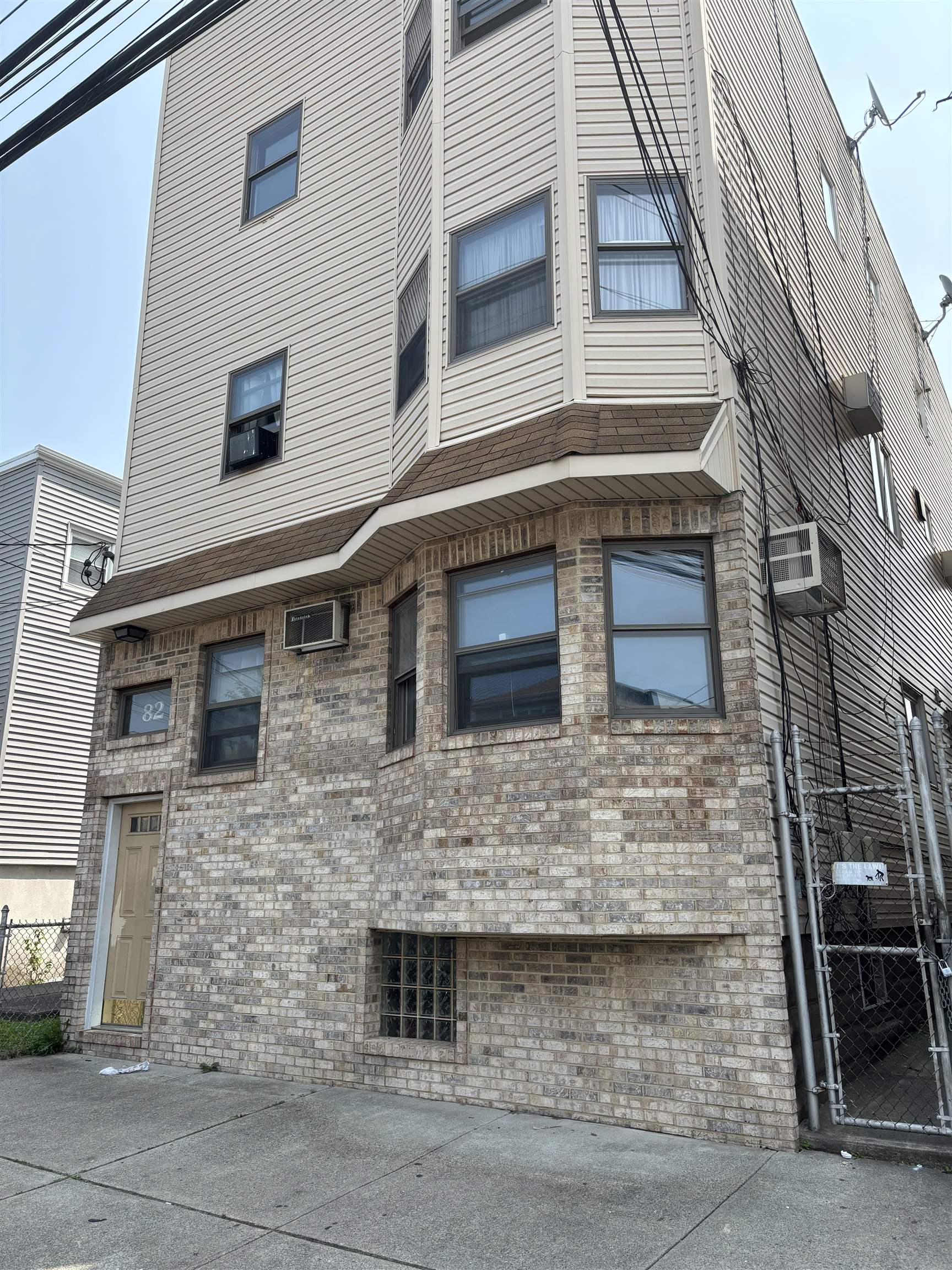 # 240016143 - For Rent in Bayonne NJ