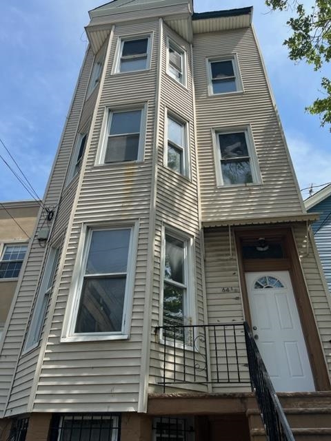 # 240016236 - For Rent in JERSEY CITY - Heights NJ