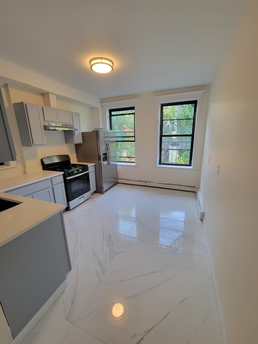 # 240016438 - For Rent in JERSEY CITY - Bergen-Lafayett NJ