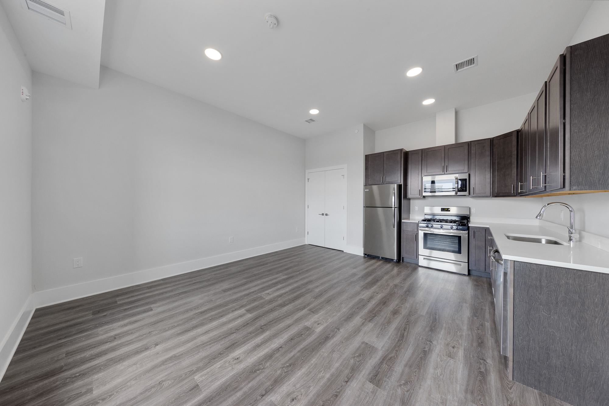 # 240017249 - For Rent in JERSEY CITY - Bergen-Lafayett NJ