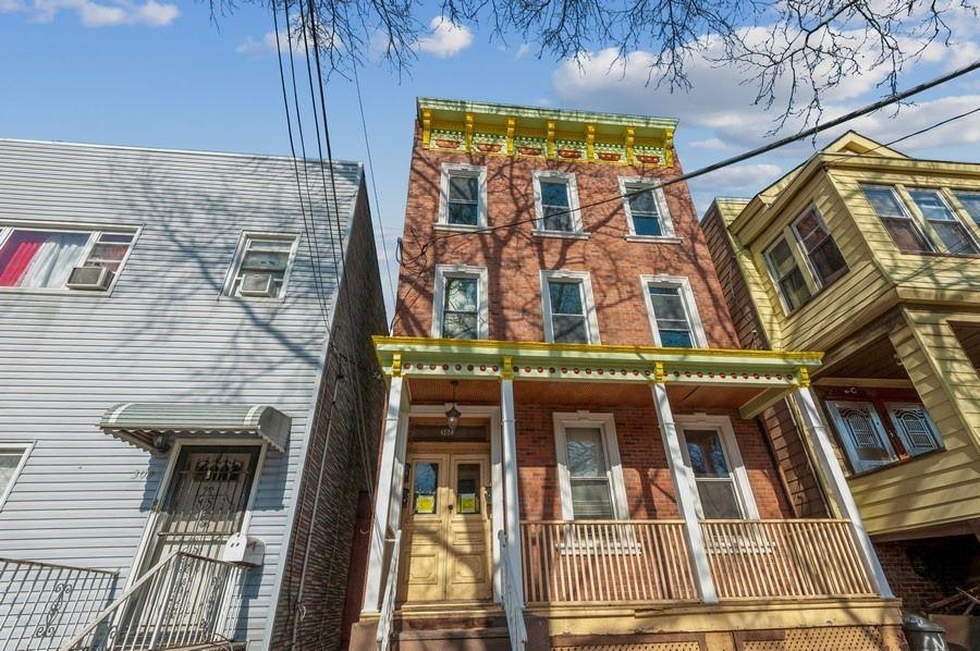 # 240017318 - For Rent in JERSEY CITY - West Bergen NJ