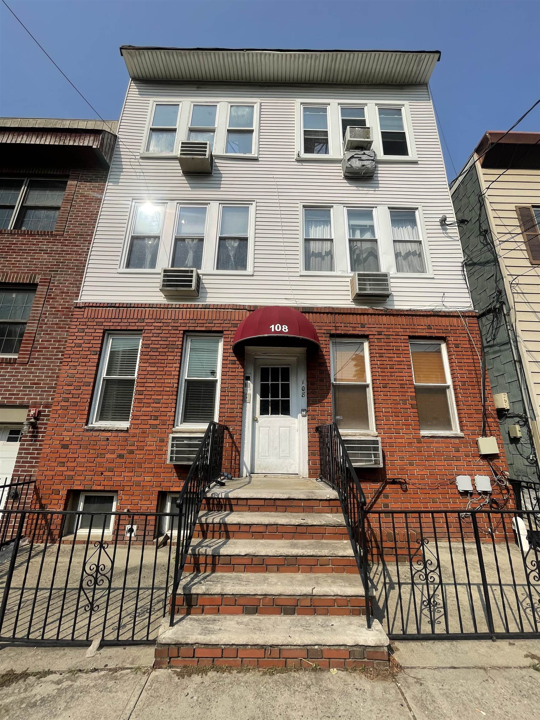 # 240017483 - For Rent in JERSEY CITY - Heights NJ