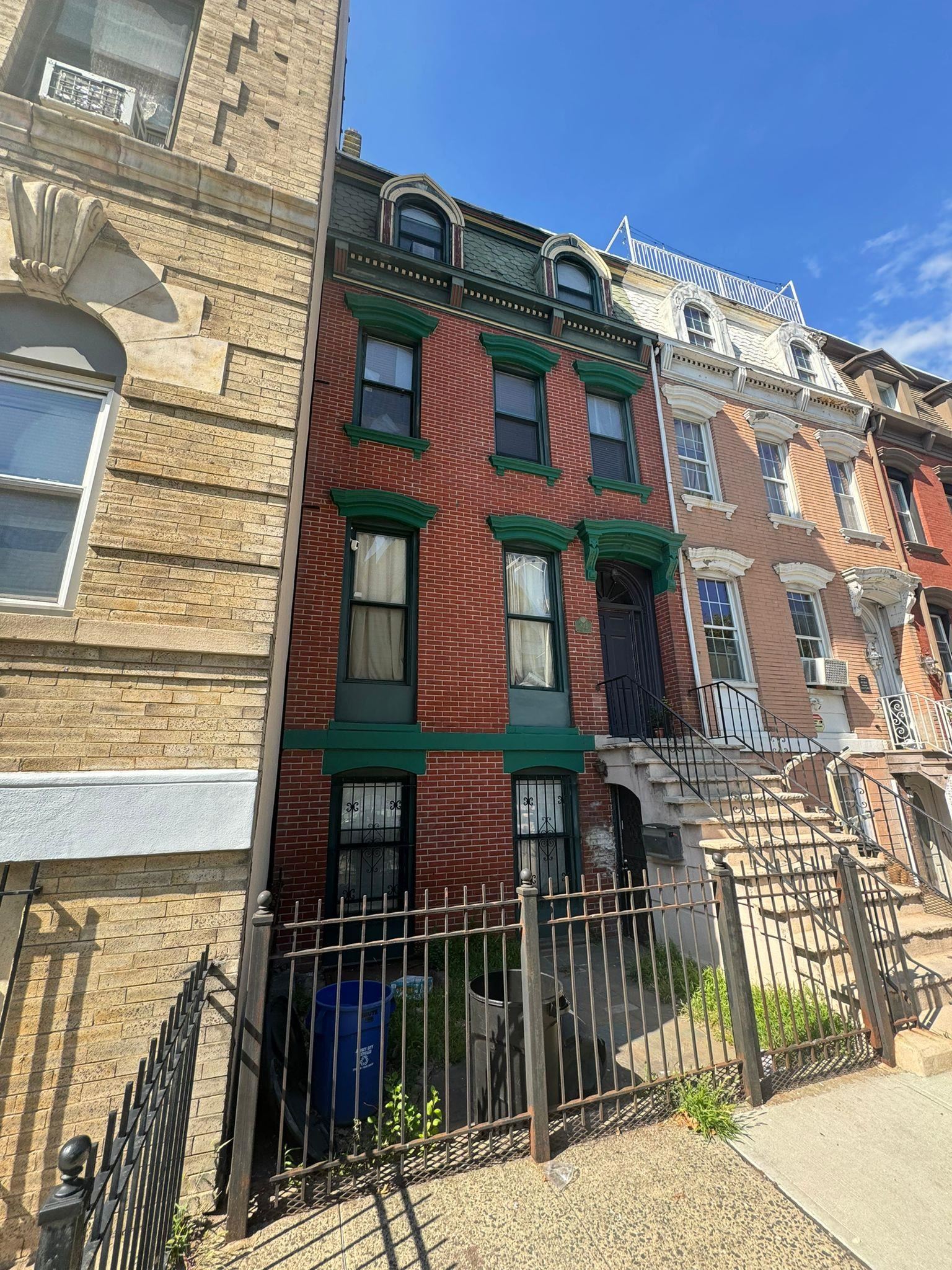 # 240017552 - For Rent in JERSEY CITY - Bergen-Lafayett NJ