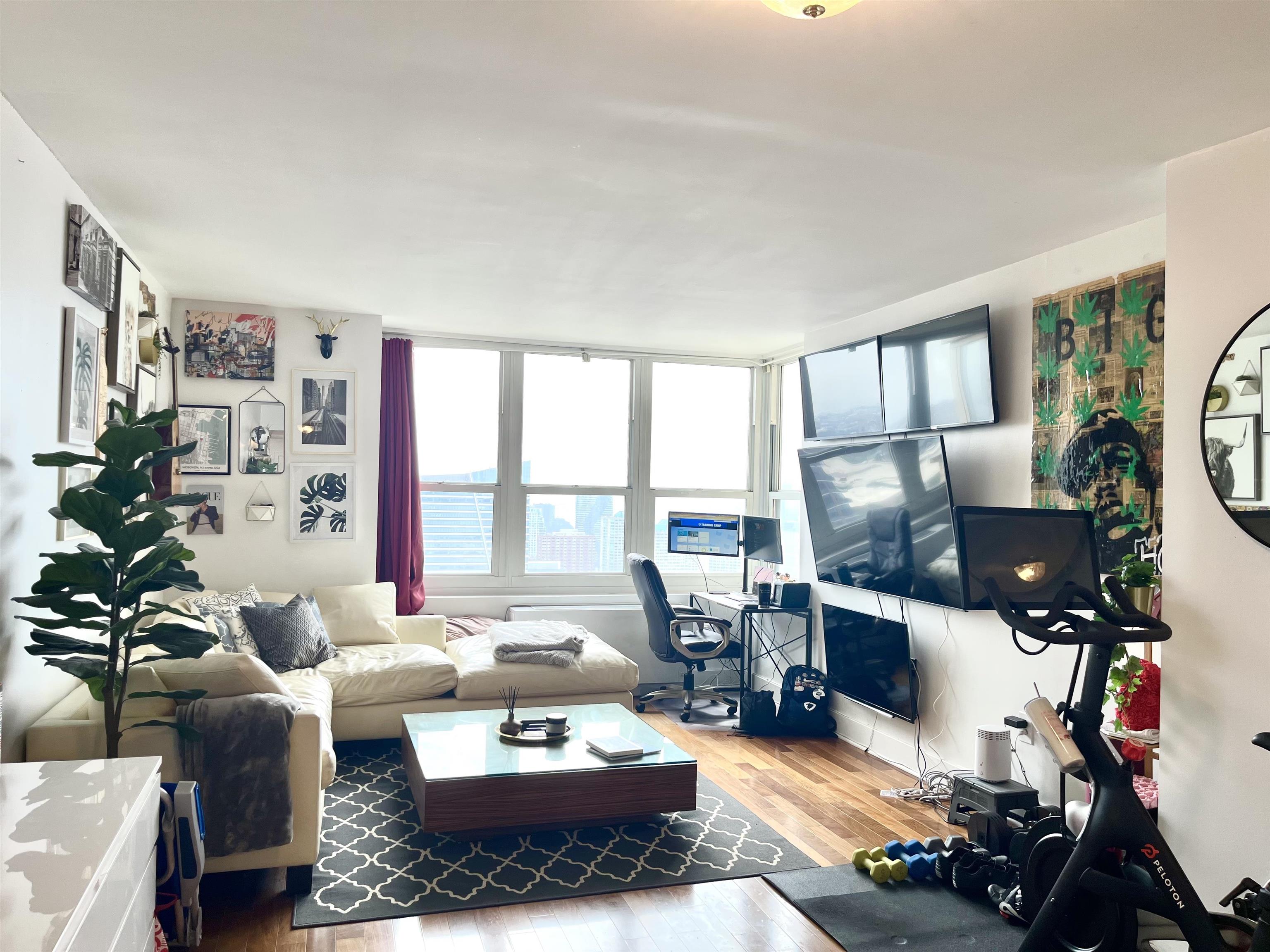 # 240017806 - For Rent in JERSEY CITY - Downtown NJ