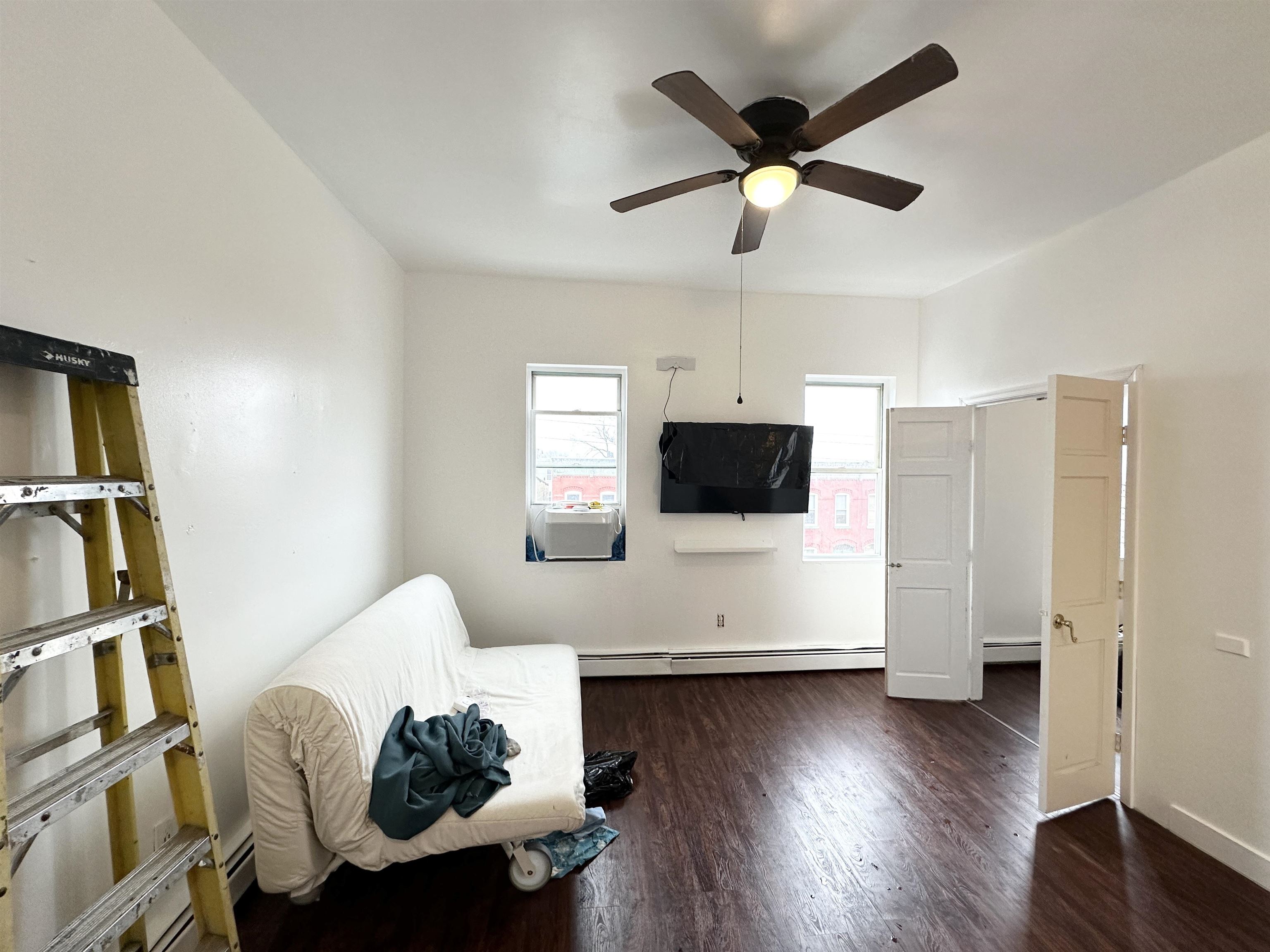 # 240017923 - For Rent in JERSEY CITY - Bergen-Lafayett NJ