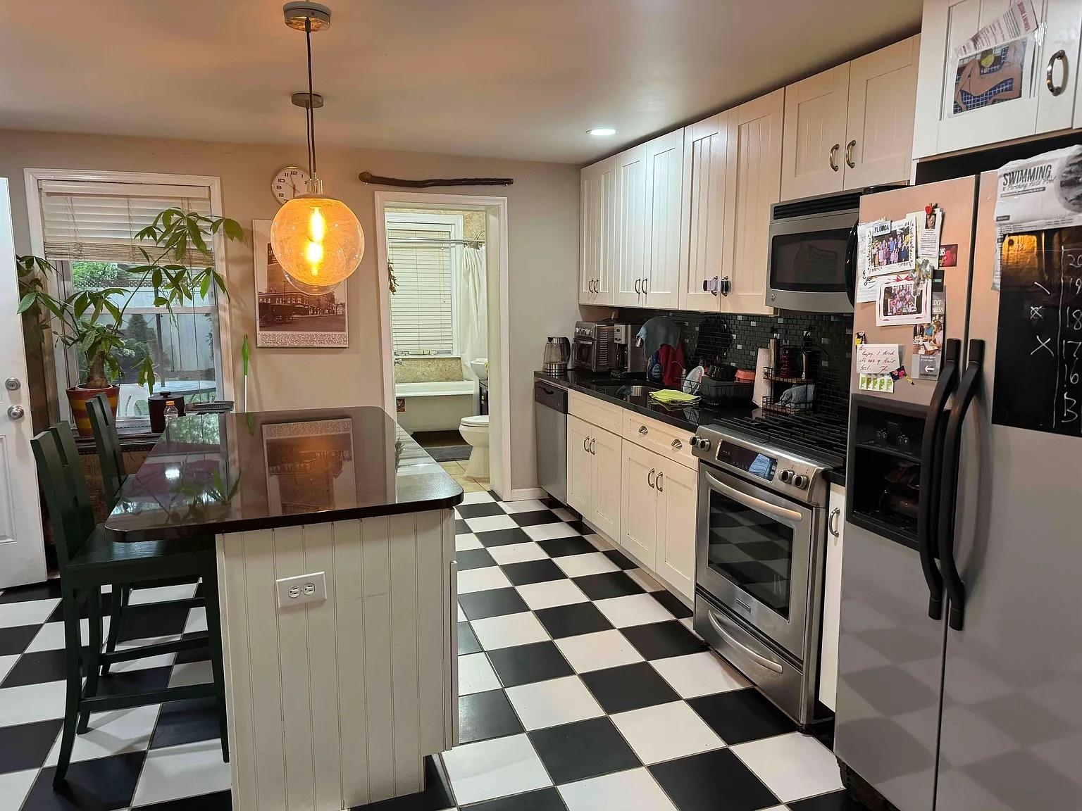 # 240017953 - For Rent in JERSEY CITY - Heights NJ