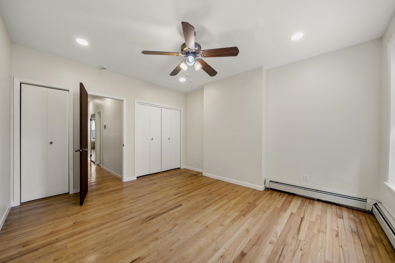 # 240018065 - For Rent in JERSEY CITY - Bergen-Lafayett NJ