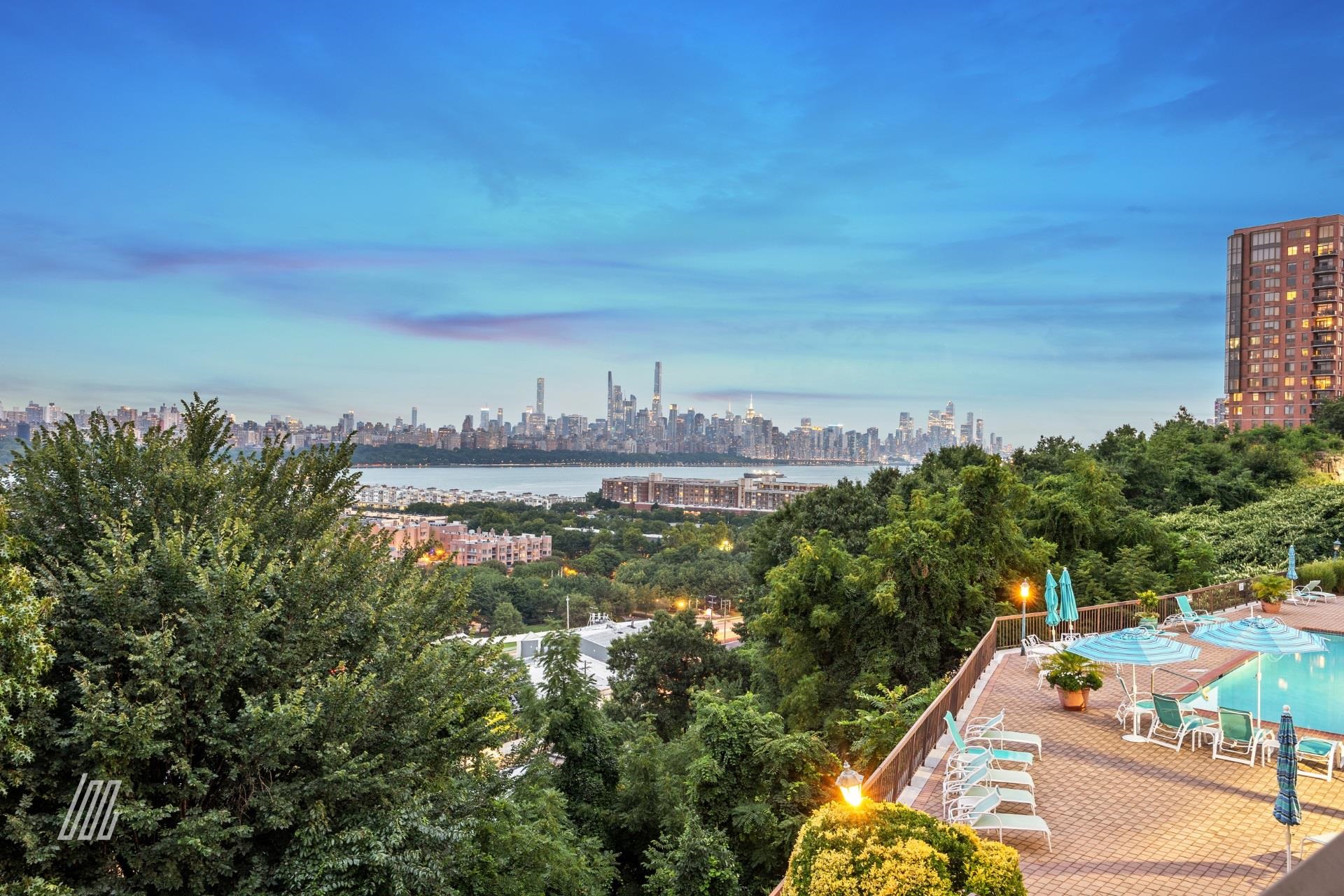 # 240018113 - For Rent in Cliffside Park NJ