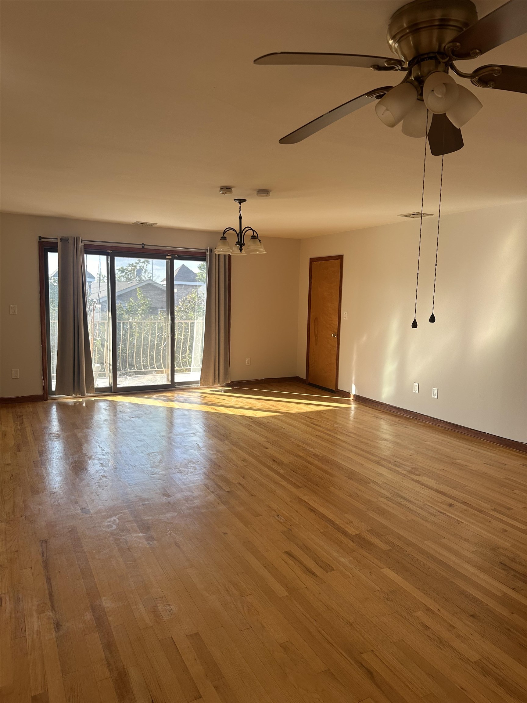 # 240018150 - For Rent in North Bergen NJ