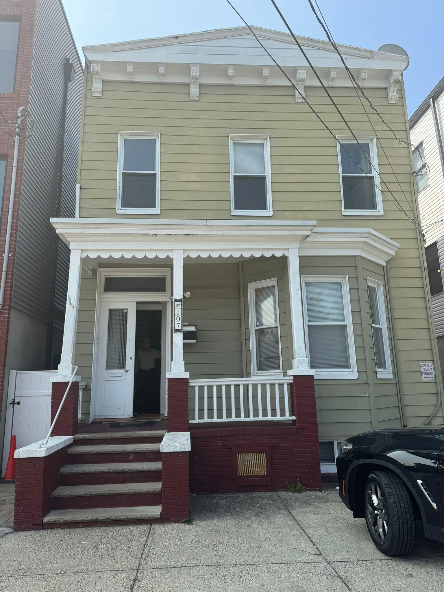 # 240018267 - For Rent in JERSEY CITY - Heights NJ