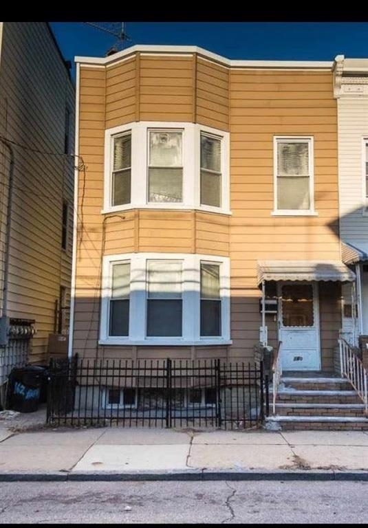 # 240018277 - For Rent in JERSEY CITY - Heights NJ