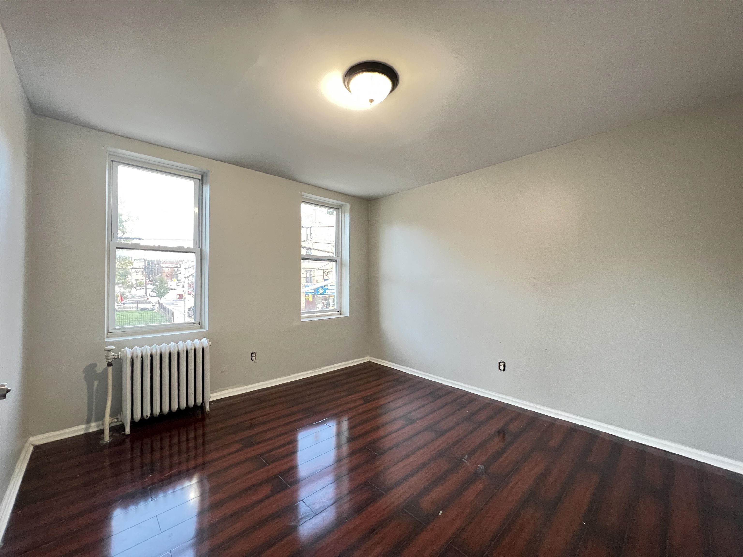 # 240018279 - For Rent in JERSEY CITY - Bergen-Lafayett NJ