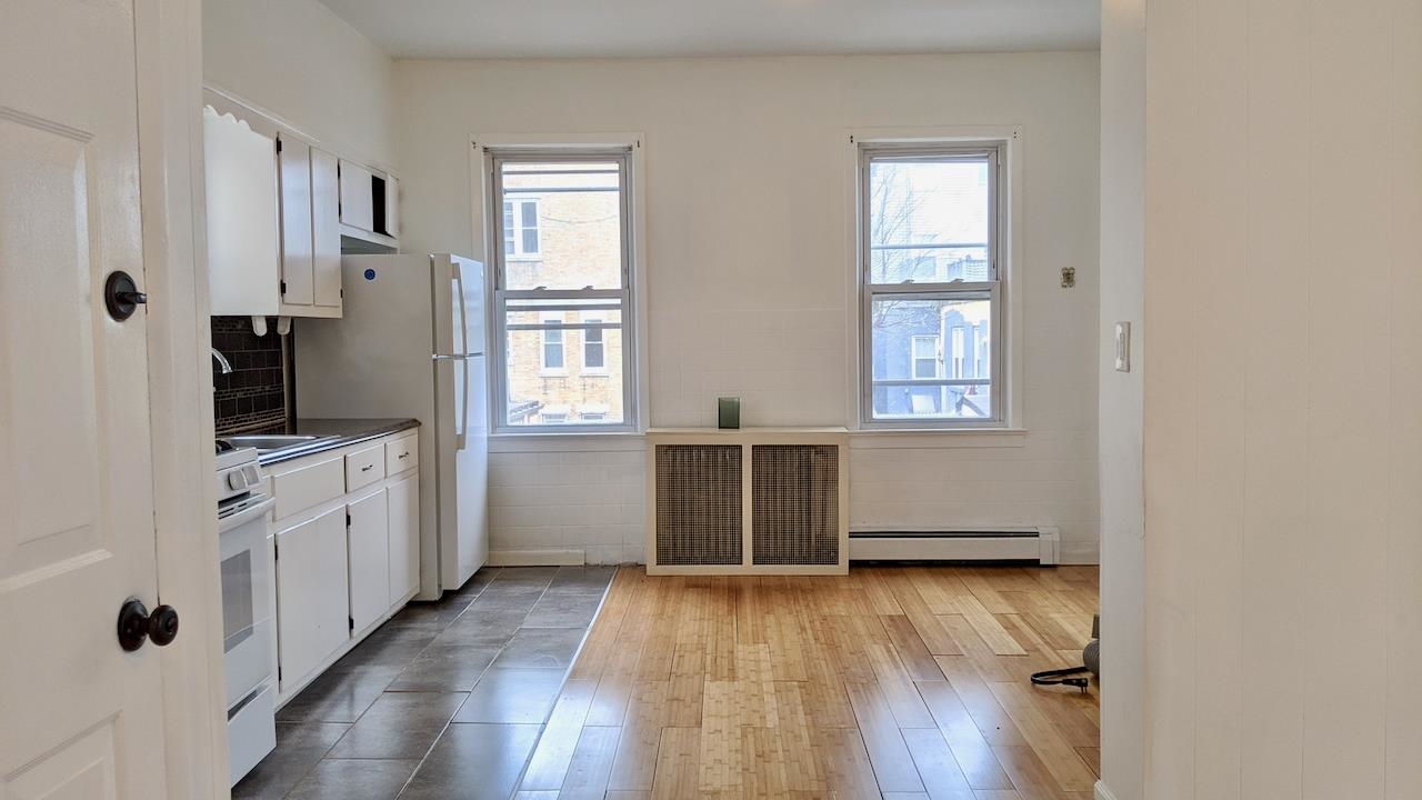 # 240018364 - For Rent in JERSEY CITY - Heights NJ