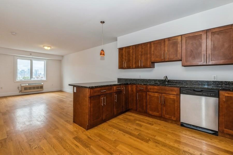 # 240018498 - For Rent in Union City NJ