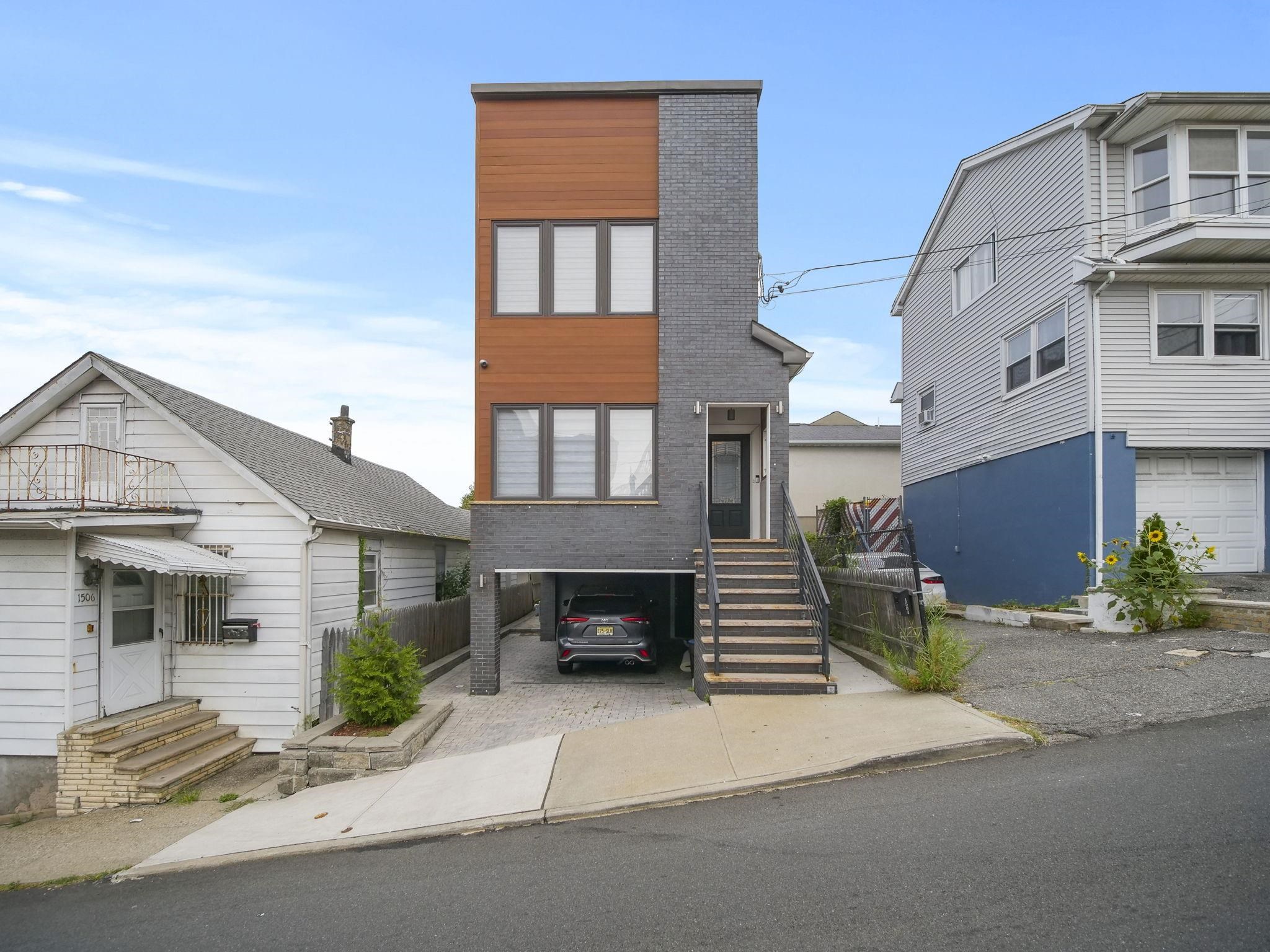 # 240018510 - For Rent in North Bergen NJ