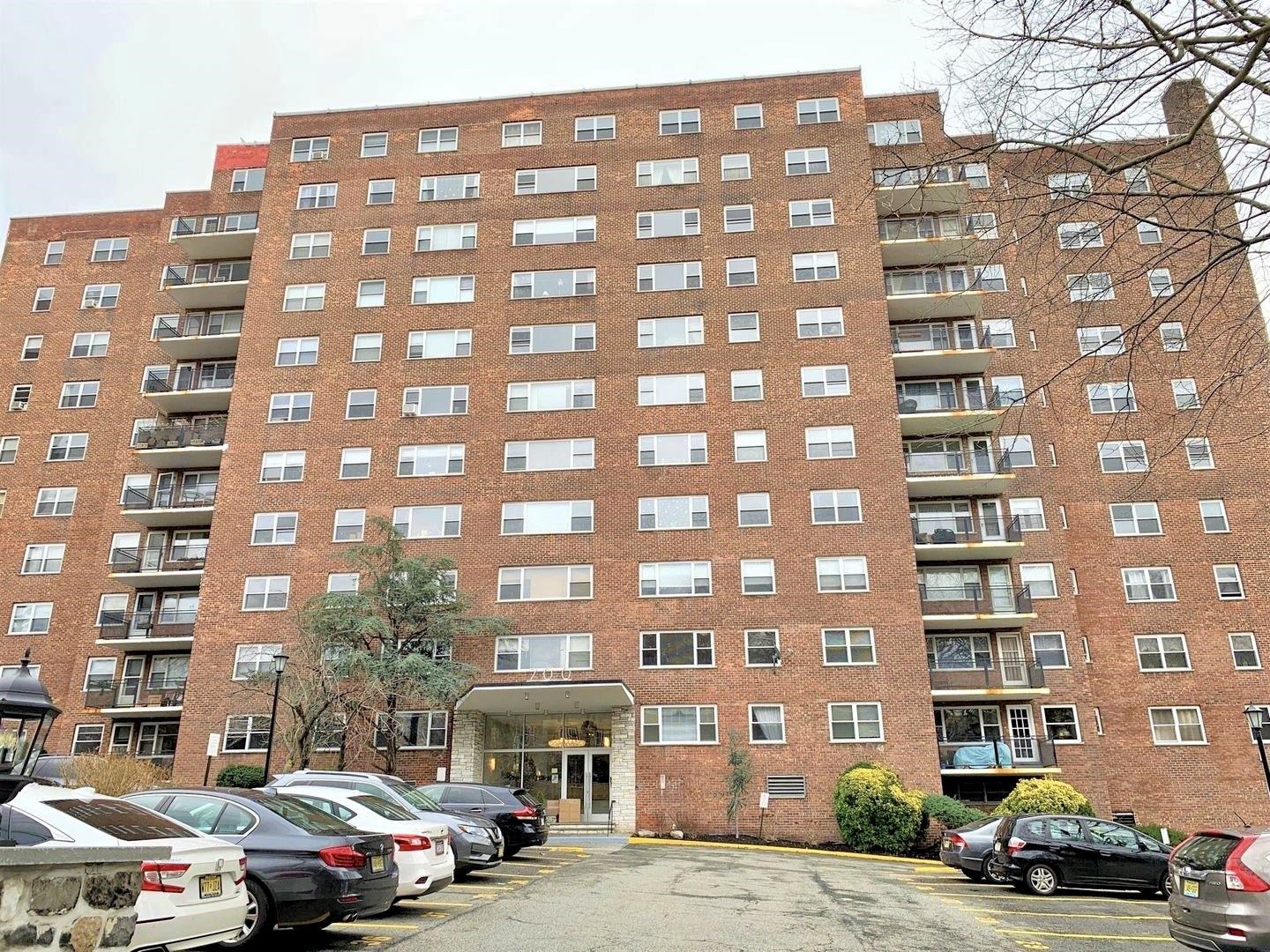 # 240018554 - For Rent in Weehawken NJ