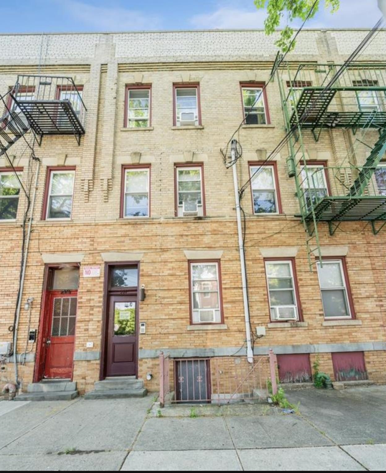 # 240018624 - For Rent in JERSEY CITY - Bergen-Lafayett NJ