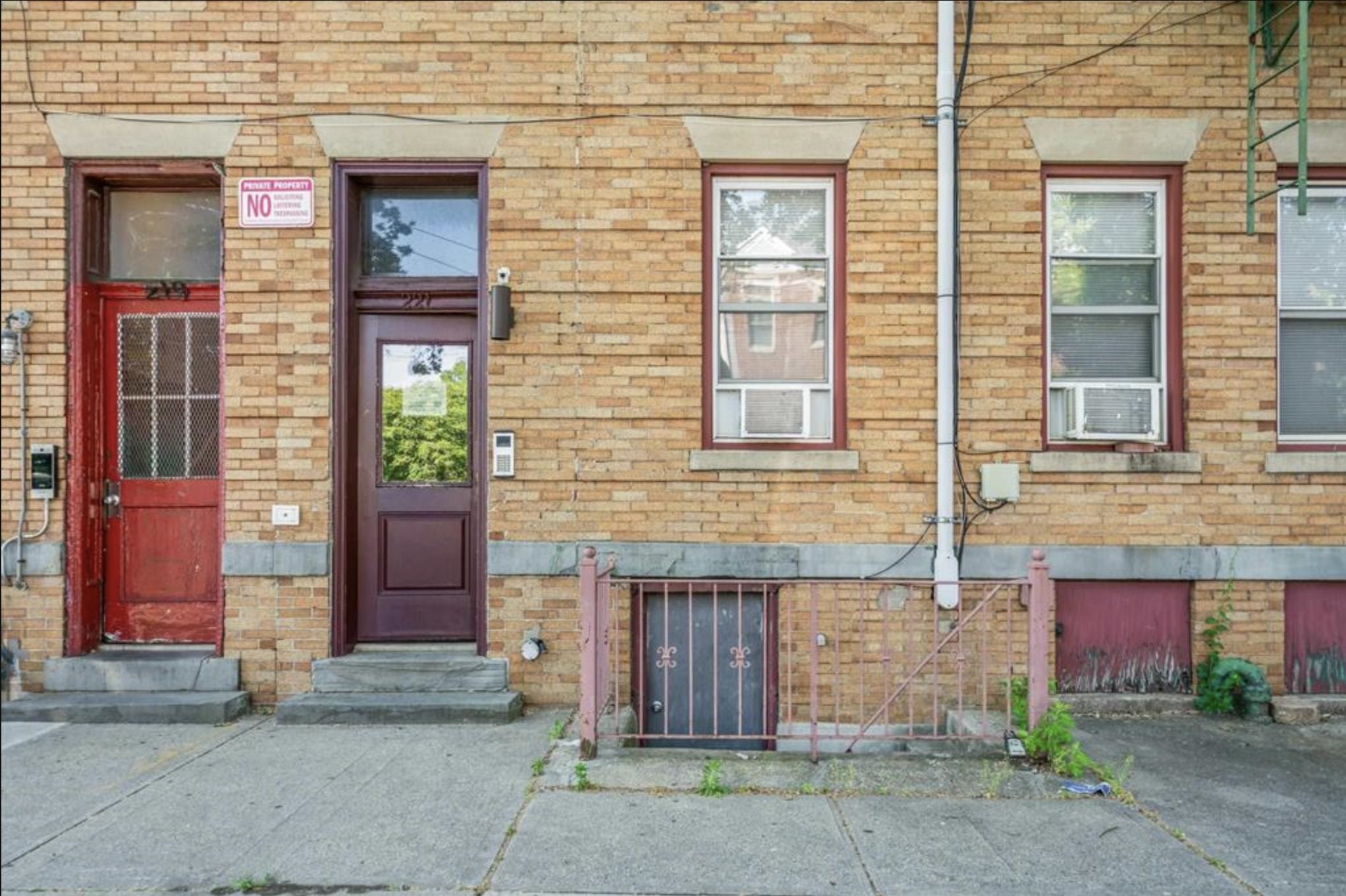 # 240018625 - For Rent in JERSEY CITY - Bergen-Lafayett NJ