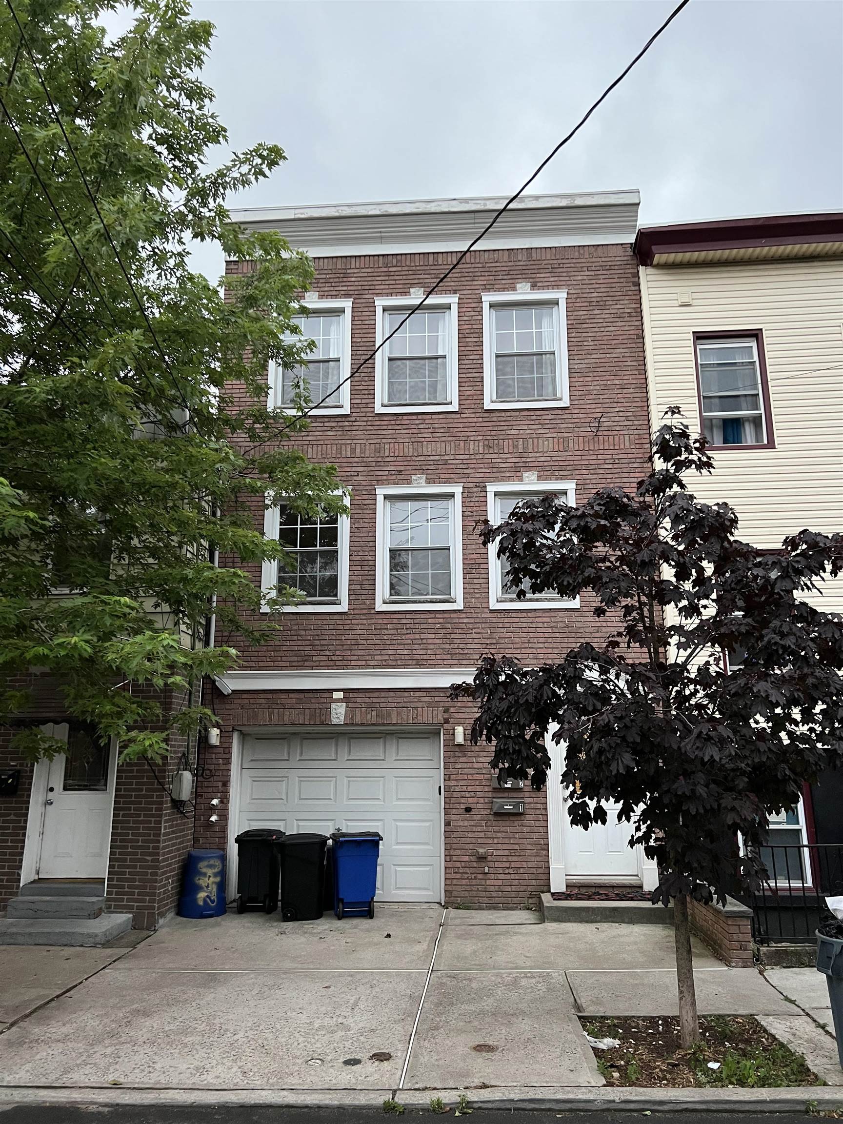 # 240018686 - For Rent in JERSEY CITY - Bergen-Lafayett NJ