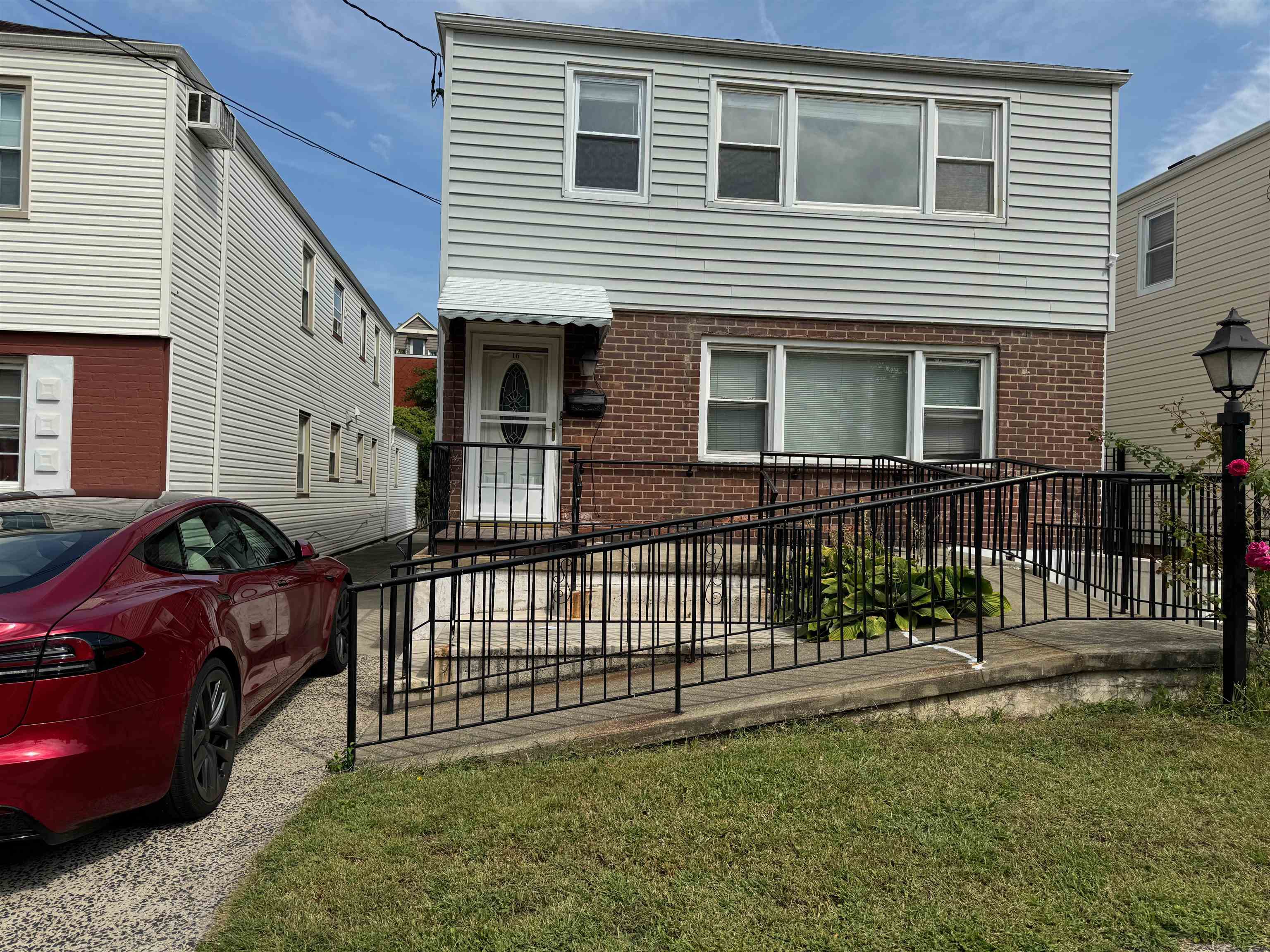 # 240018690 - For Rent in JERSEY CITY - West Bergen NJ