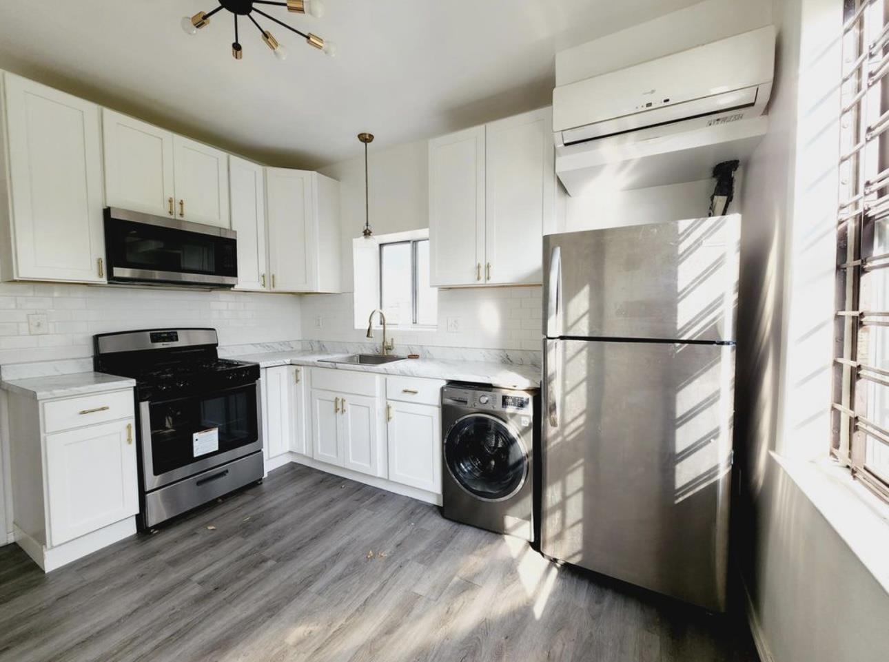 # 240019023 - For Rent in JERSEY CITY - Heights NJ